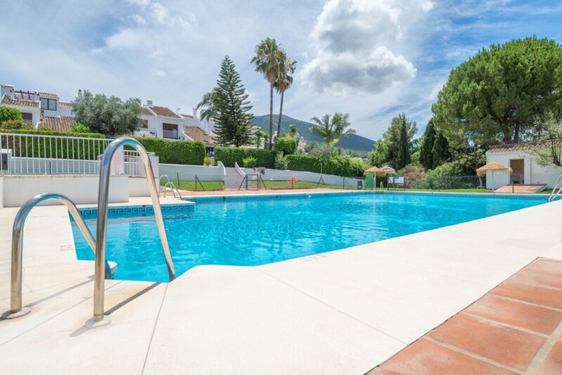 Casa nel Alhaurin el Grande, Andalusia 11153233