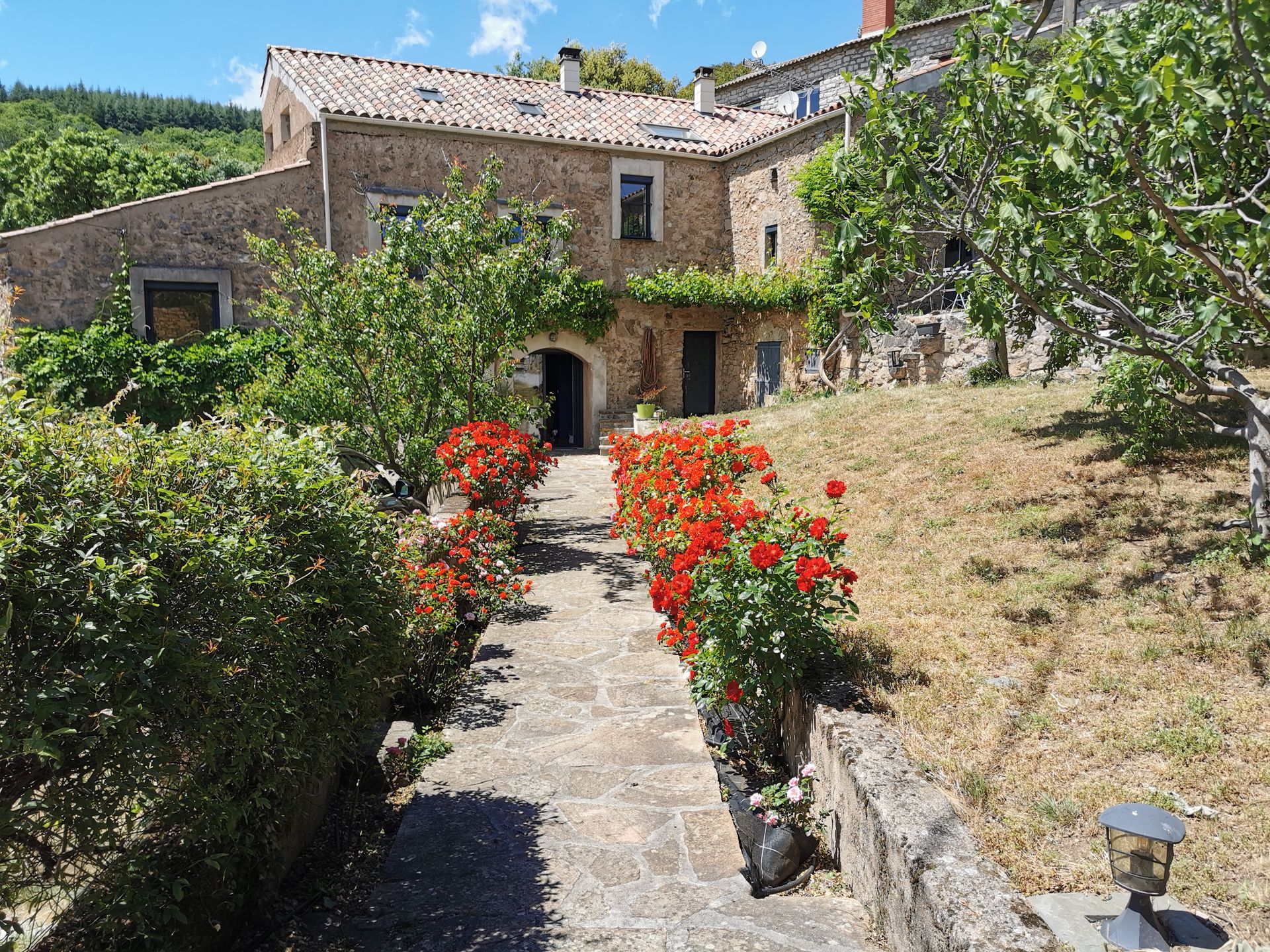 房子 在 Saint-Chinian, Occitanie 11153610