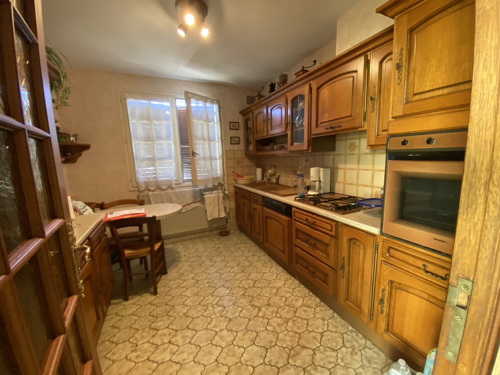 بيت في Bellerive-sur-Allier, Auvergne-Rhone-Alpes 11153743