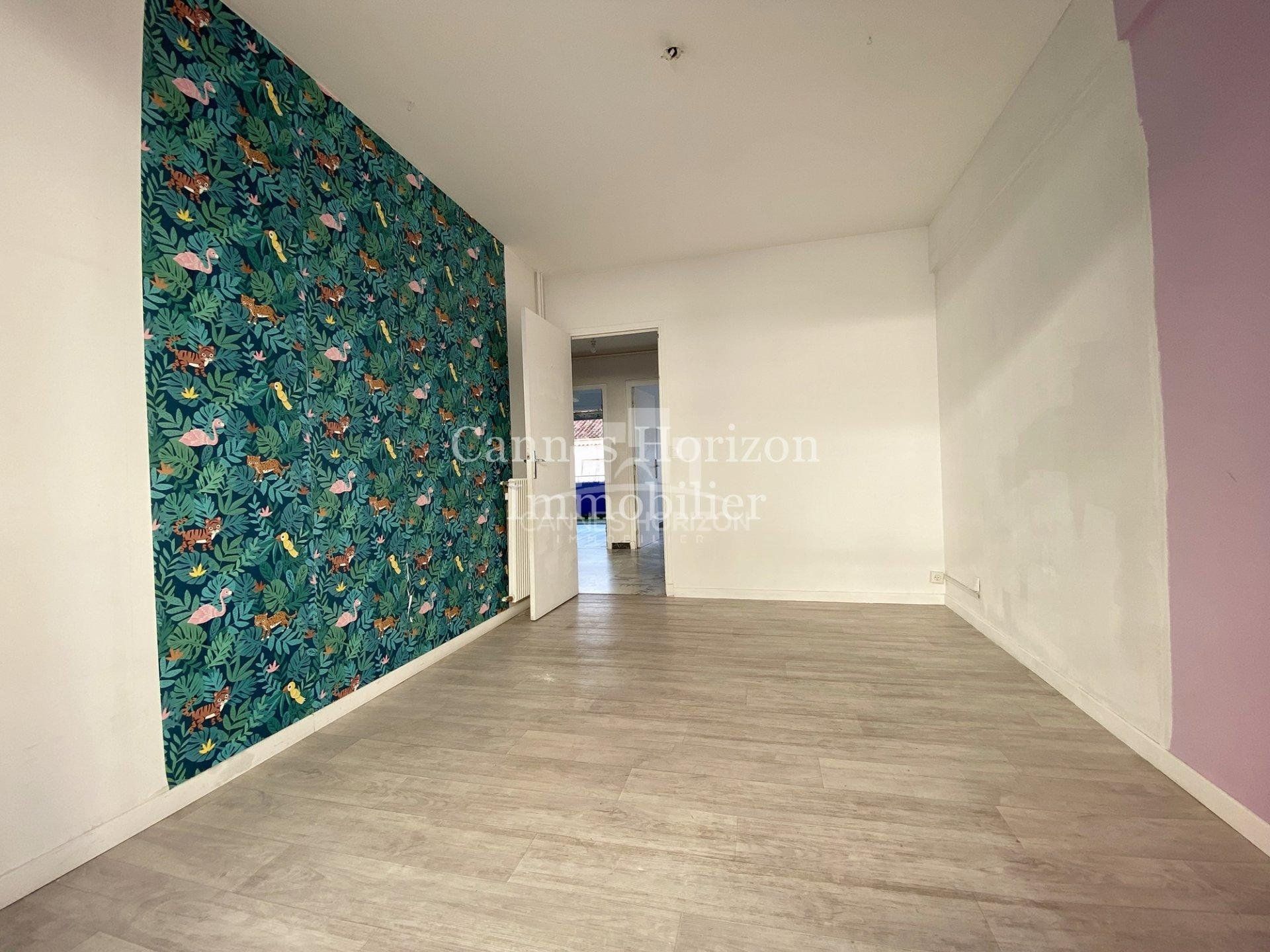 Condominio nel La Bocca, Provenza-Alpi-Costa Azzurra 11153773