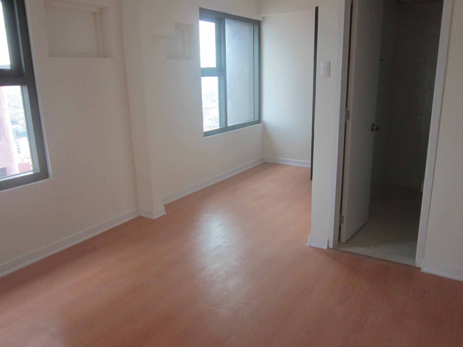 Condominium in San Antonio, Makati 11154604