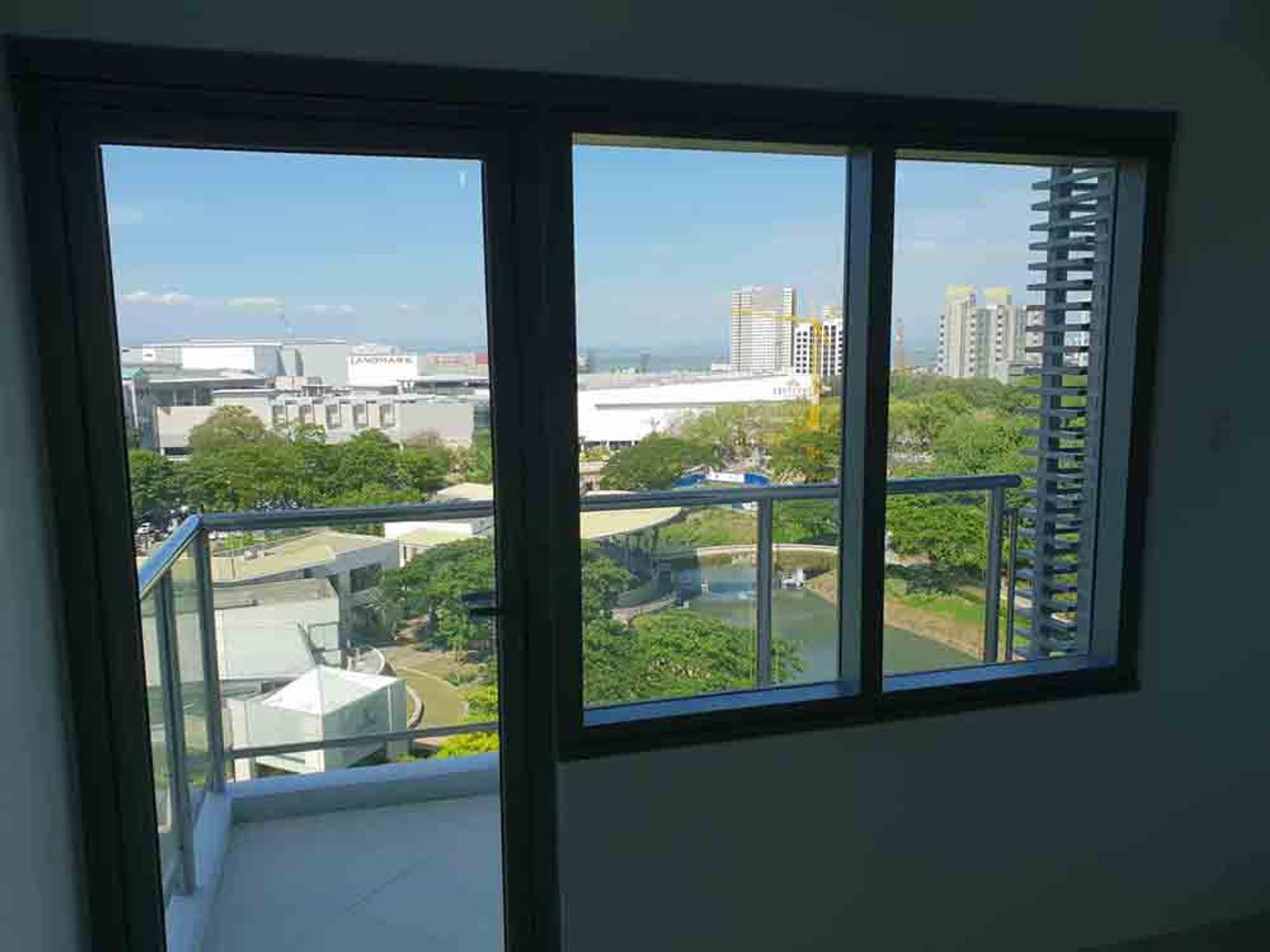 Condominium in Muntinlupa, Metro Manila 11155428