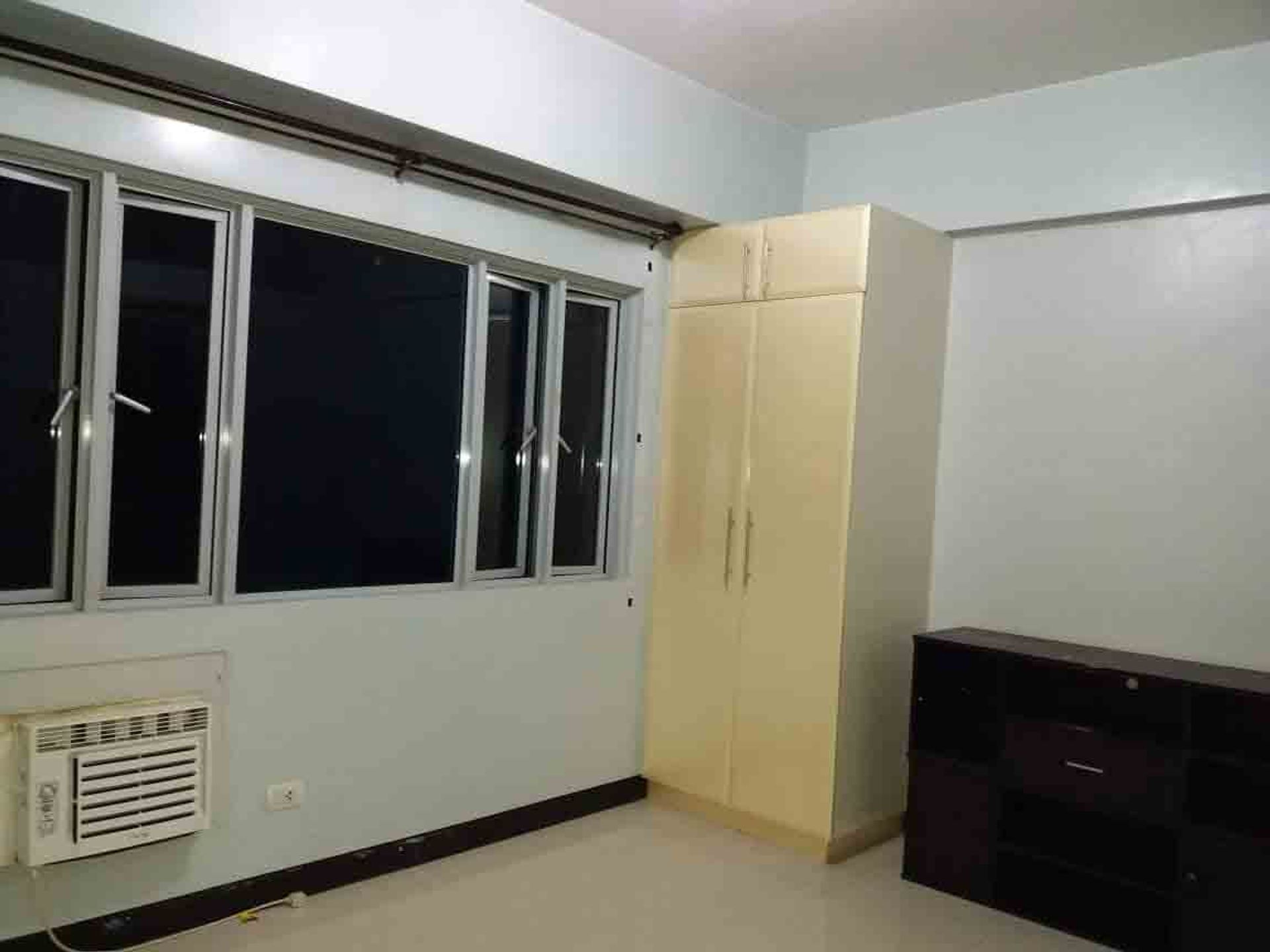 Condominium in South Side, Makati 11155483