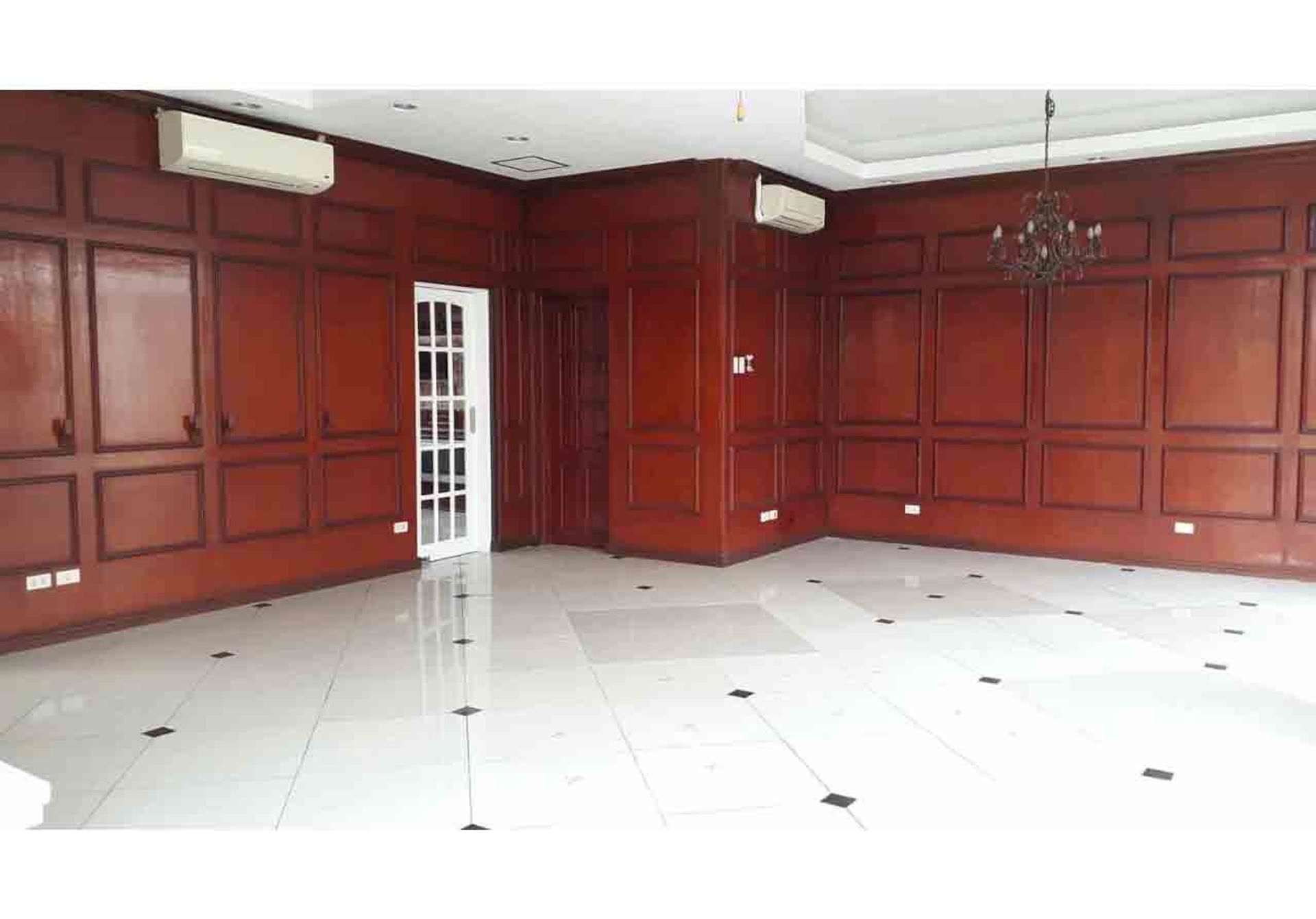 rumah dalam Pembo, Makati 11155491