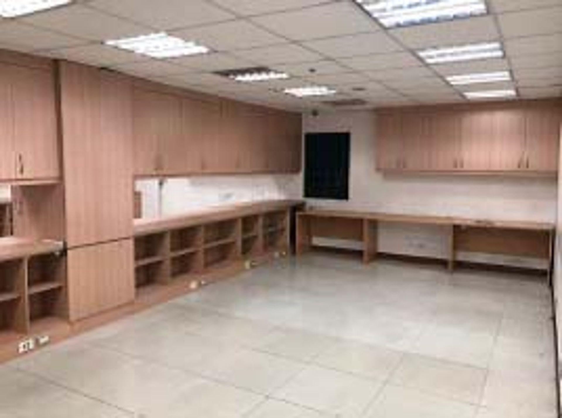 Office in Tondo, Manila 11155568