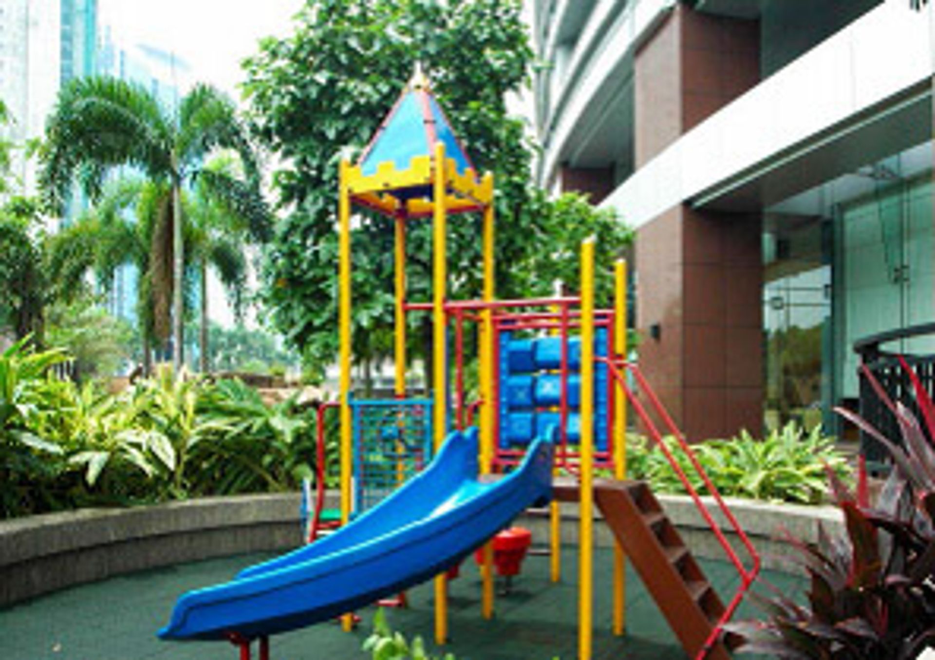 Condominium in South Side, Makati 11155596