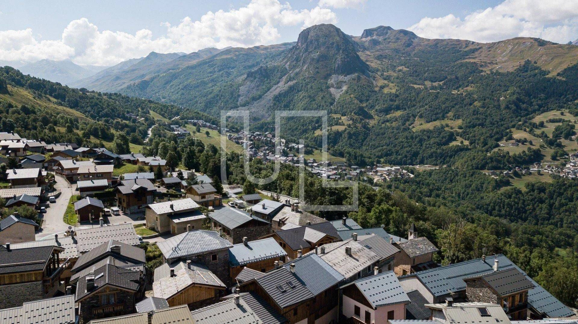 Hus i Saint-Martin-de-Belleville, Auvergne-Rhône-Alpes 11157202