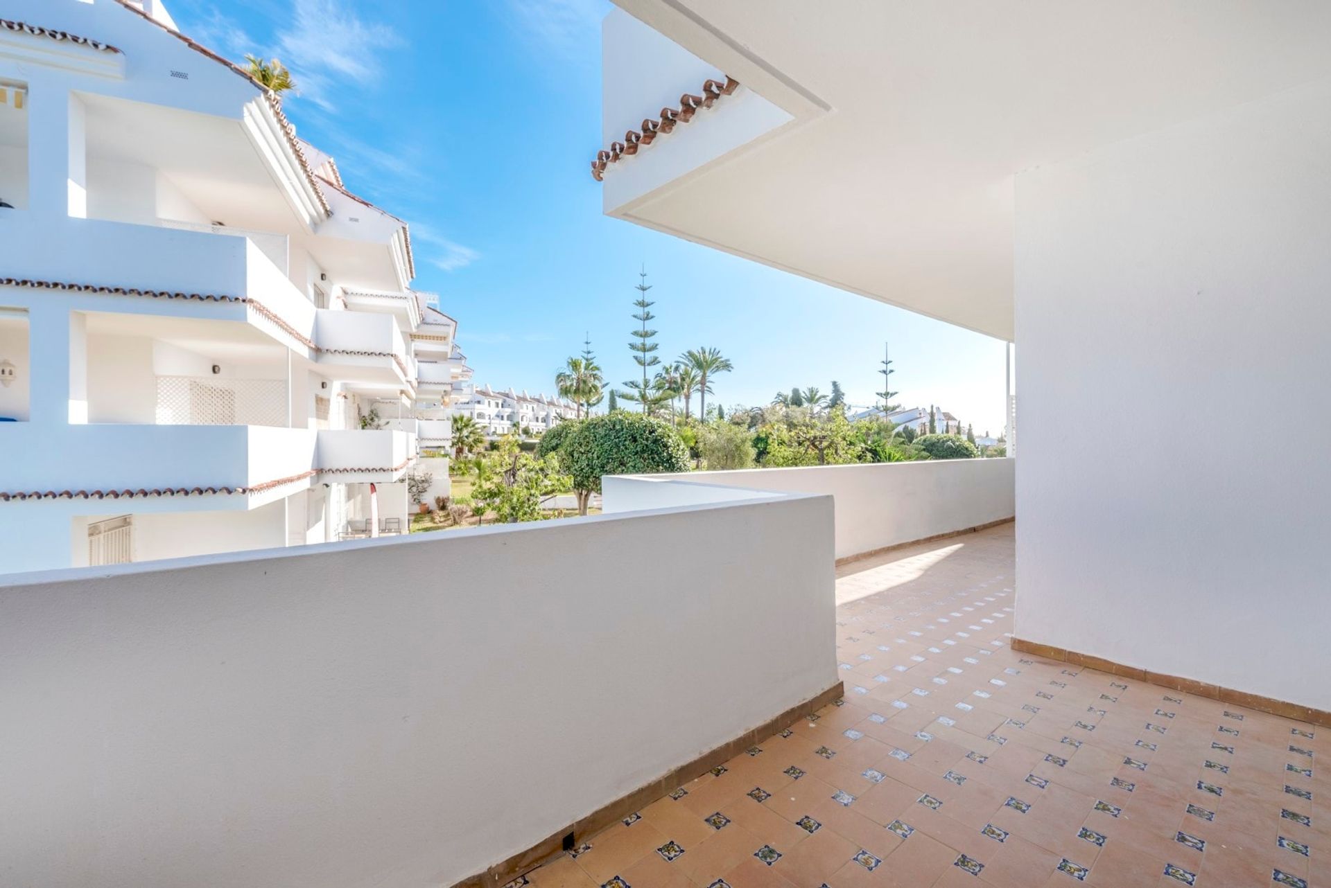 Condominium in Marbella, Andalucía 11158057