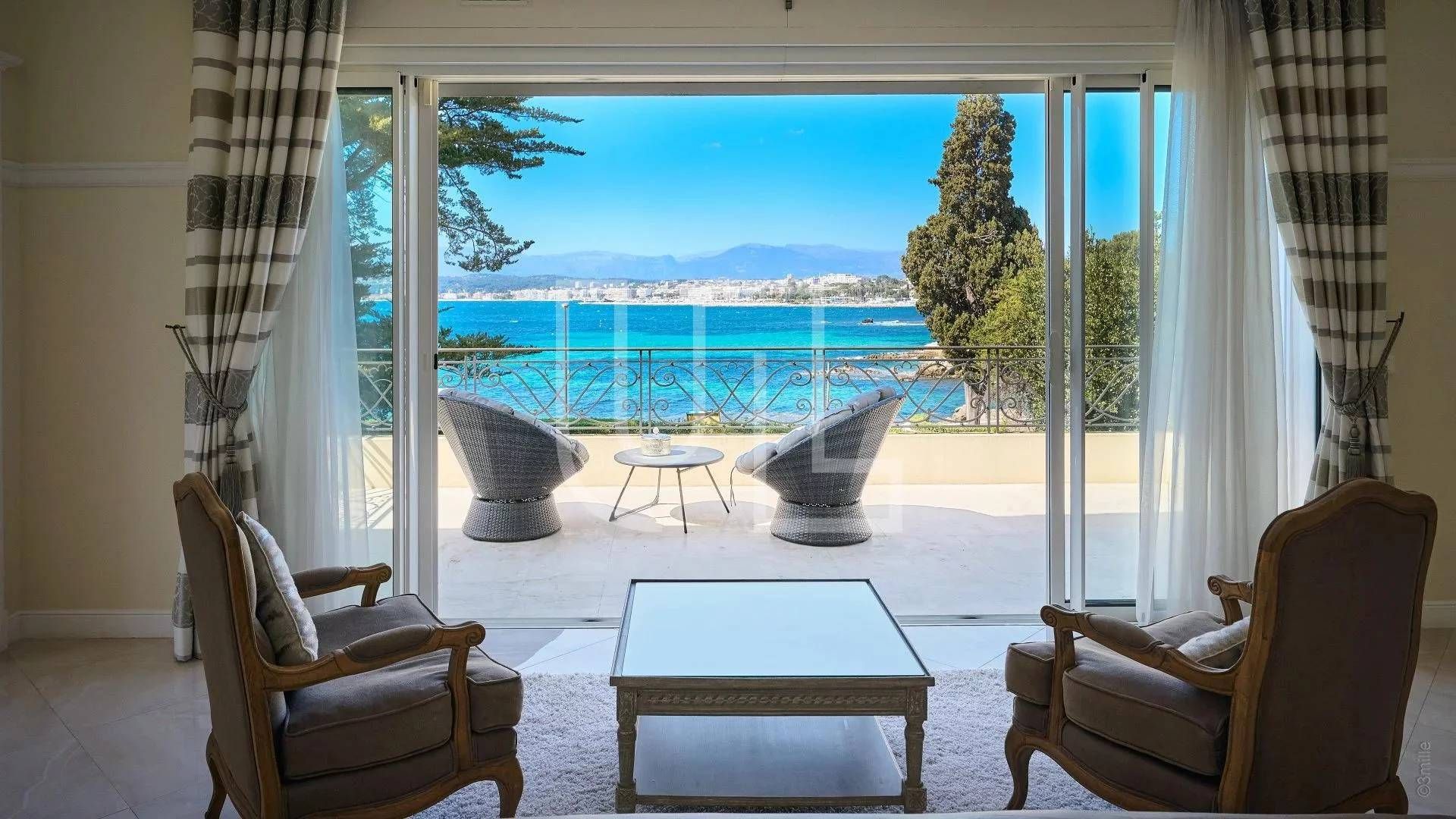 Hus i Antibes, Provence-Alpes-Côte d'Azur 11159683