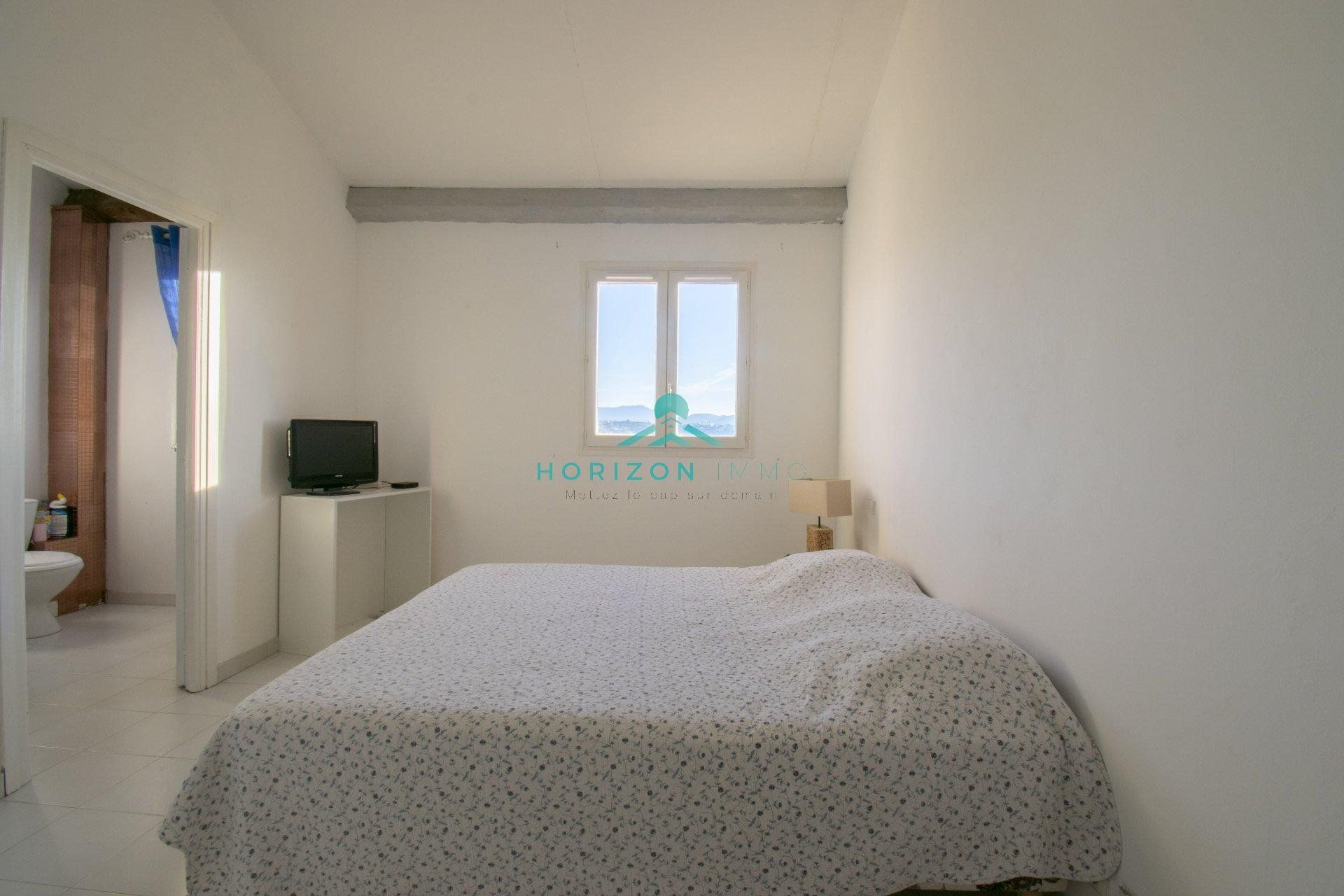 Haus im Saint-Laurent-du-Var, Alpes-Maritimes 11159914