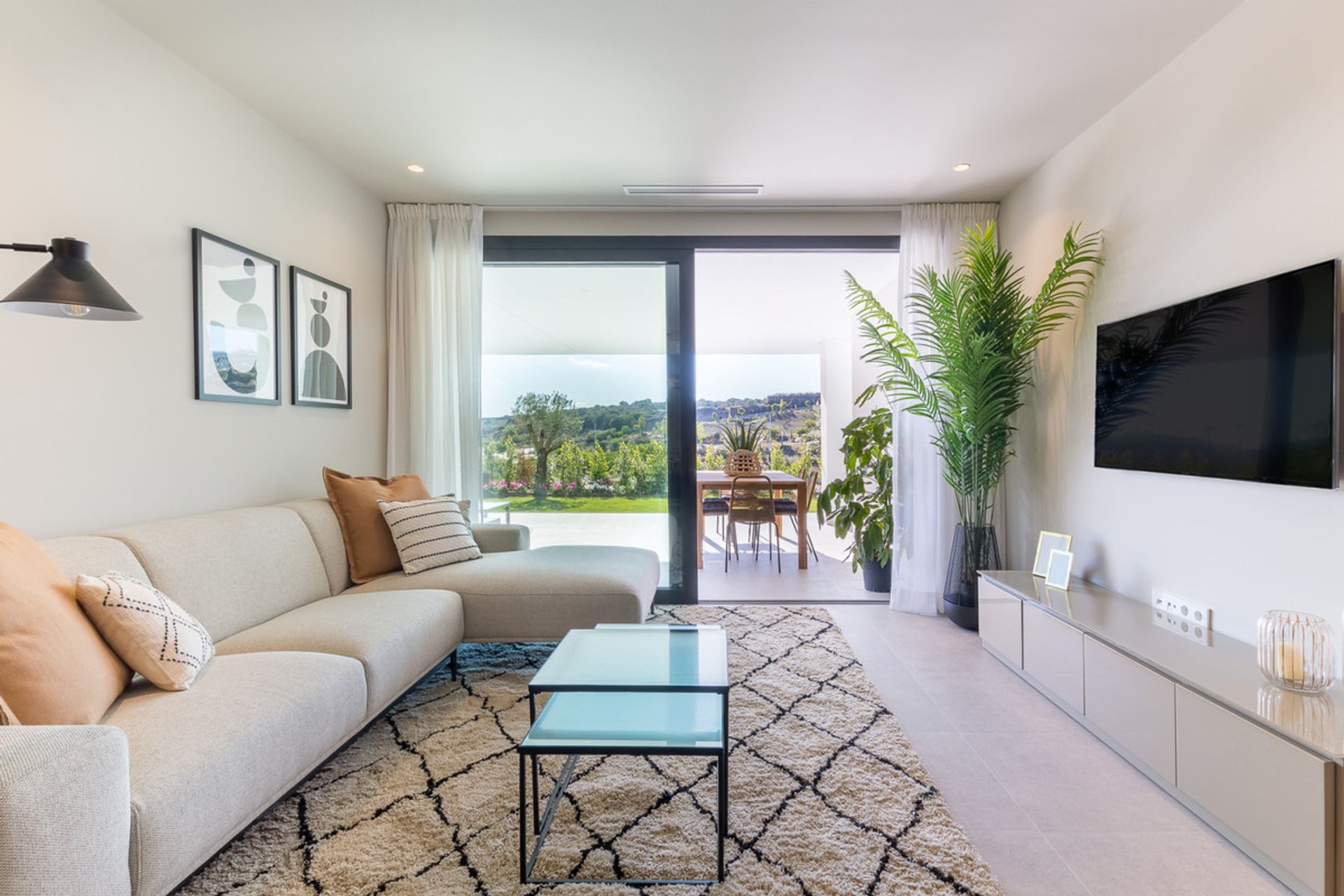 Condominium in Estepona, Andalucía 11163058