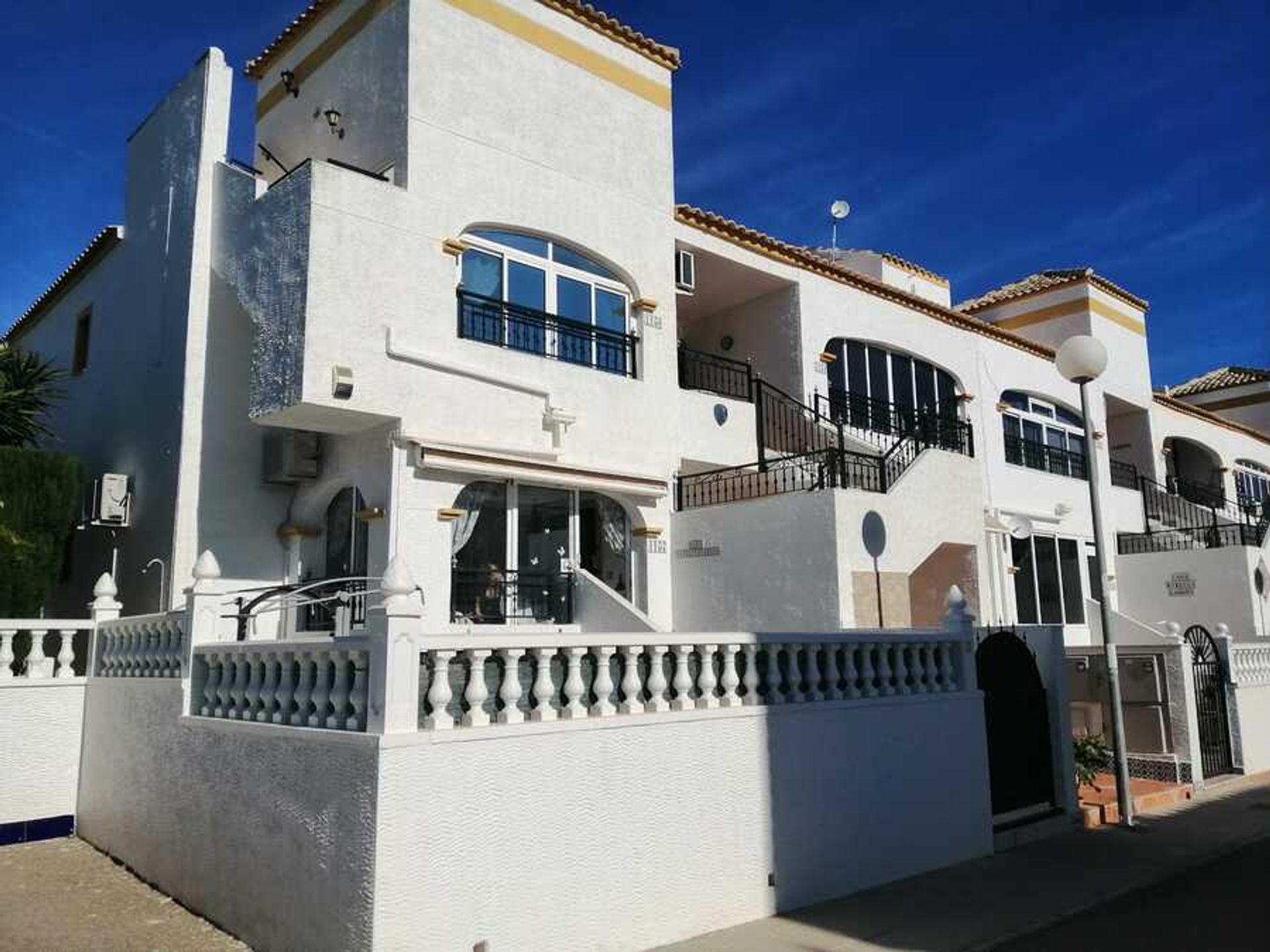 Condominium in Los Montesinos, Comunidad Valenciana 11163133