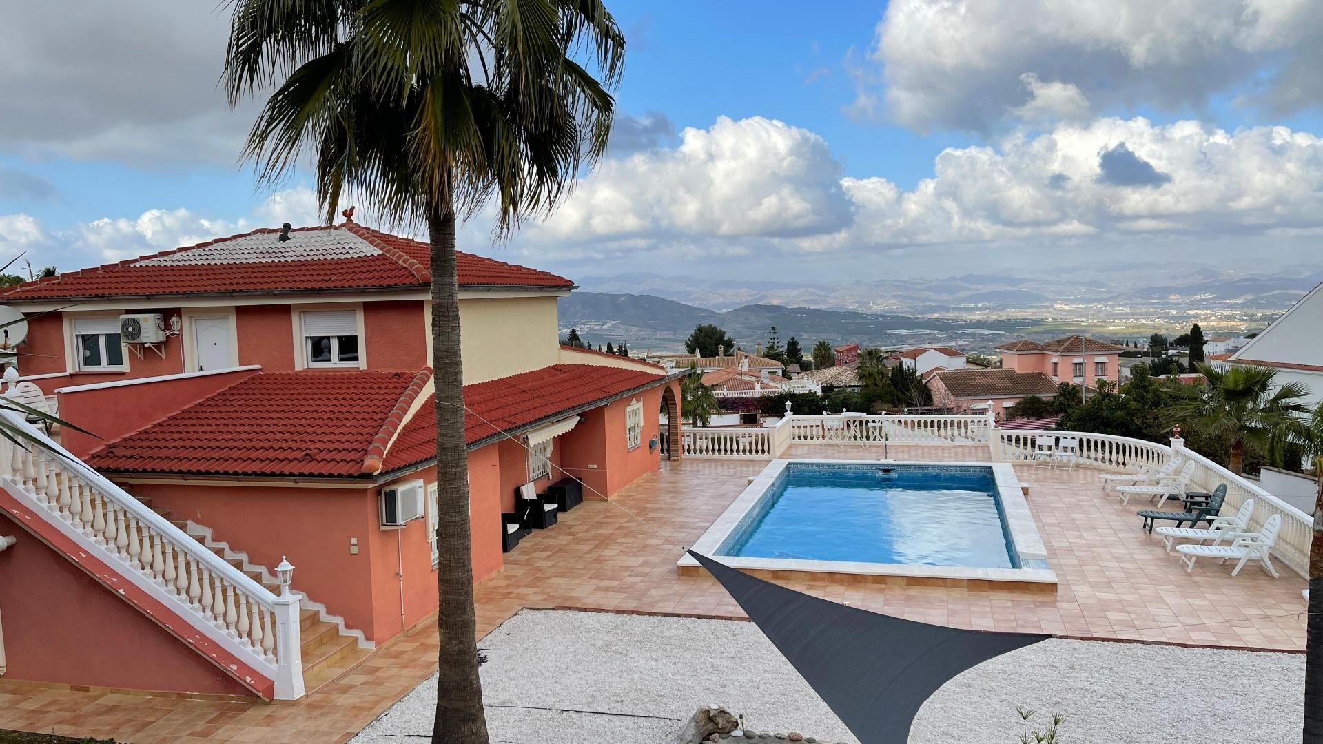 House in Alhaurin de la Torre, Andalusia 11163871