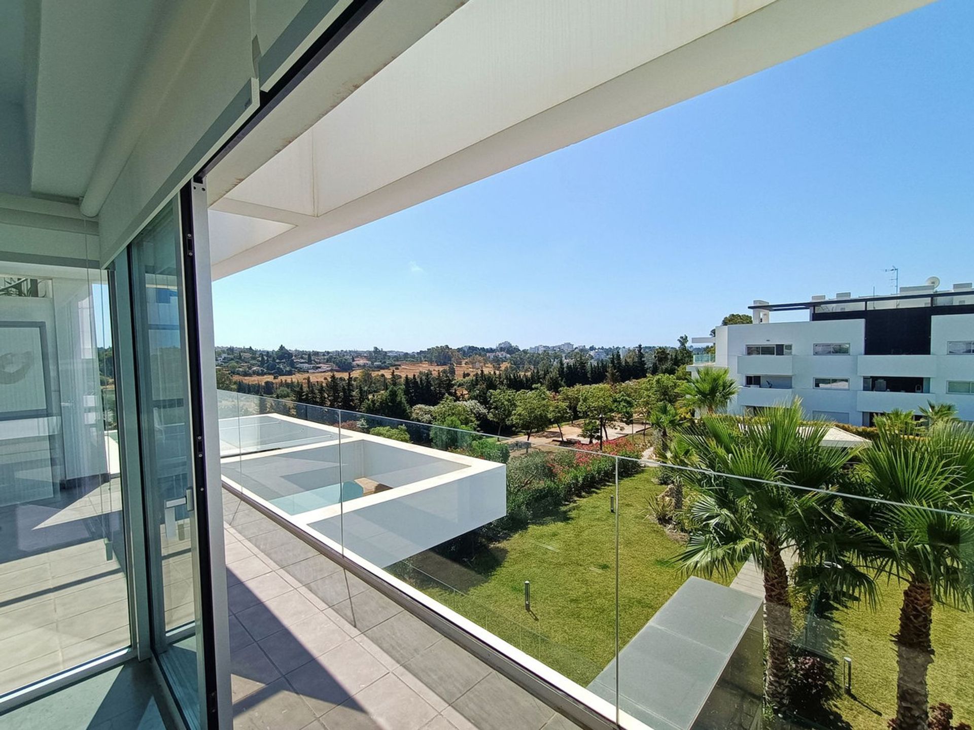 Condominium in Estepona, Andalusië 11164495