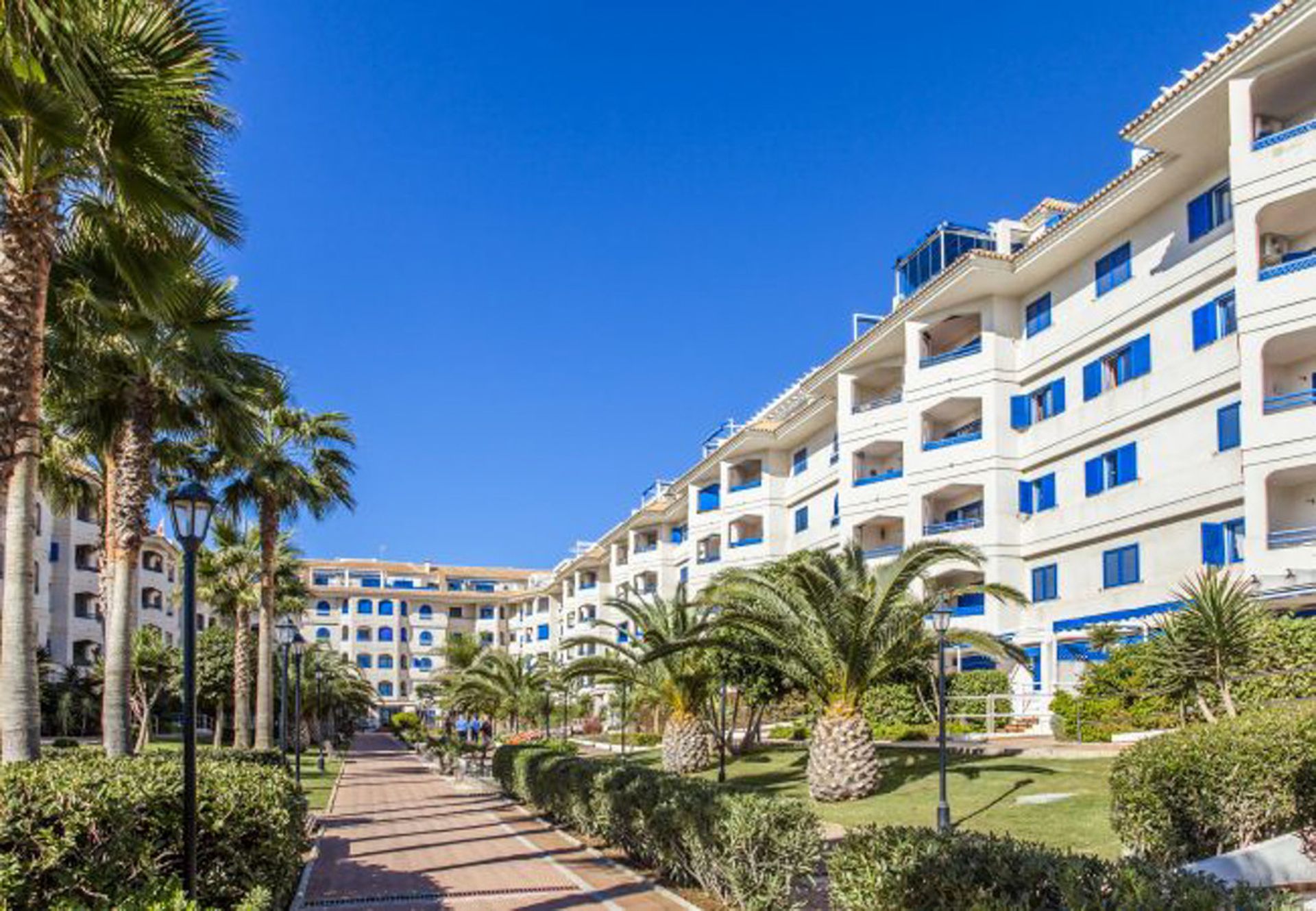 Condominium dans San Luis de Sabinillas, Andalousie 11165437