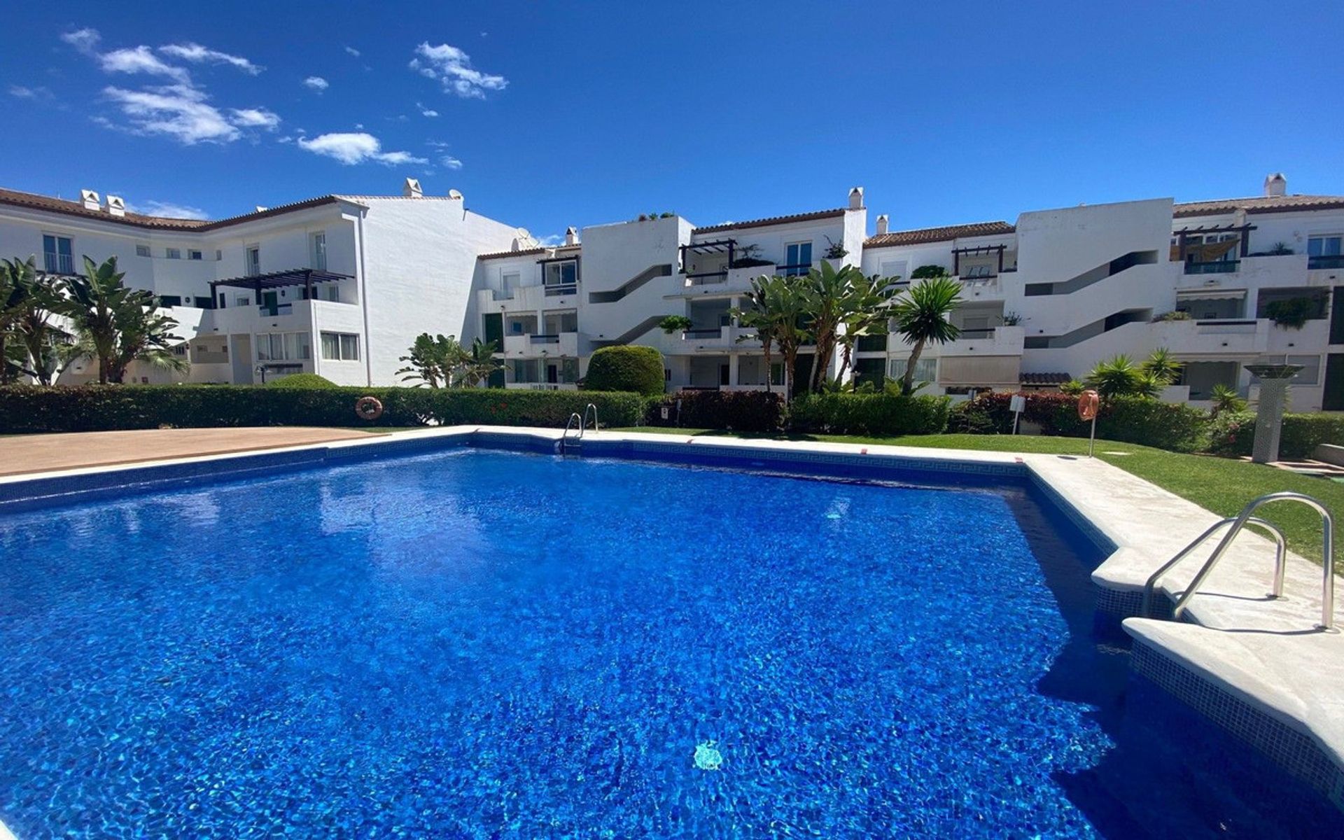 公寓 在 Estepona, Andalucía 11165753