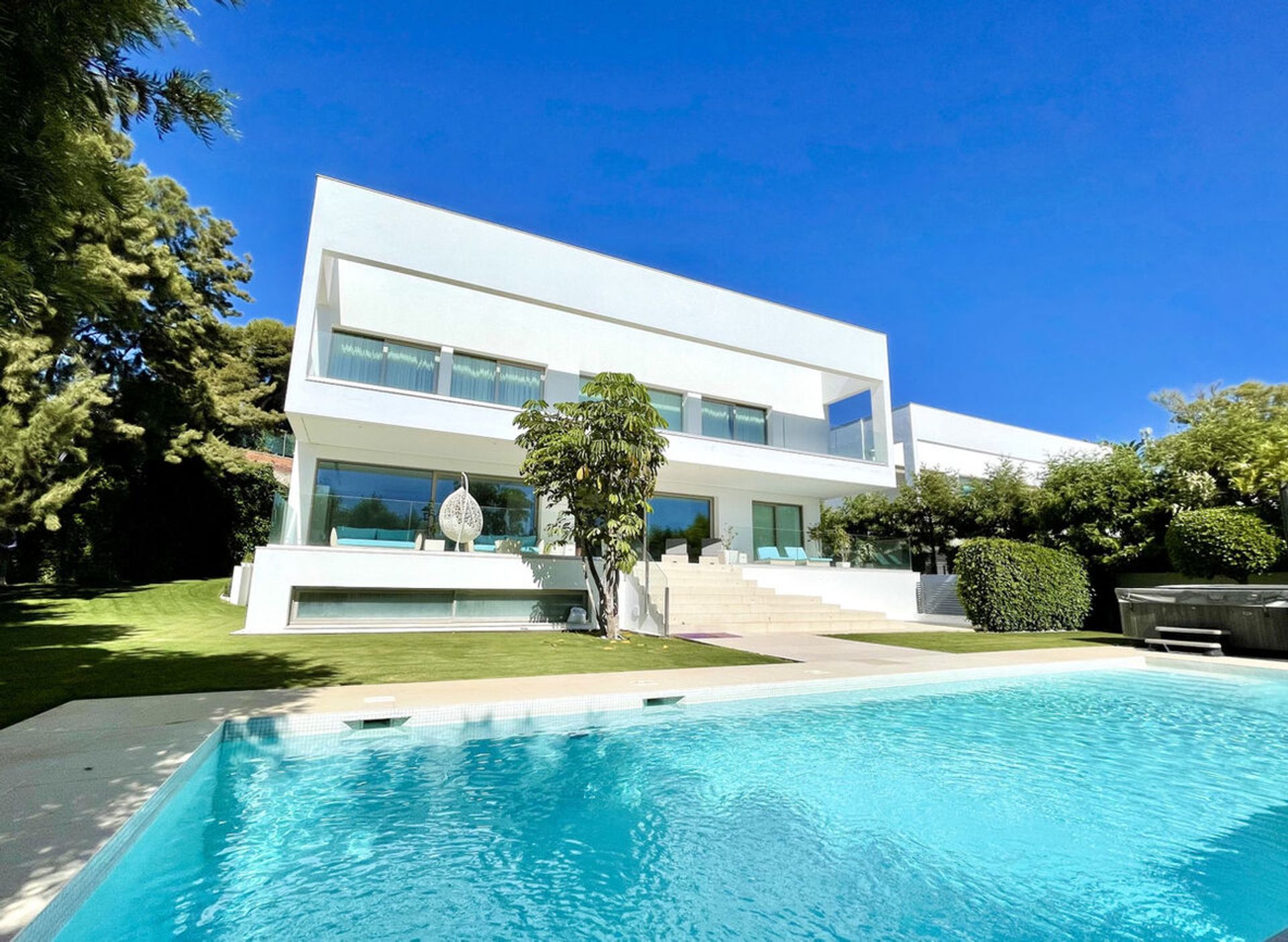 Huis in Estepona, Andalucía 11166857