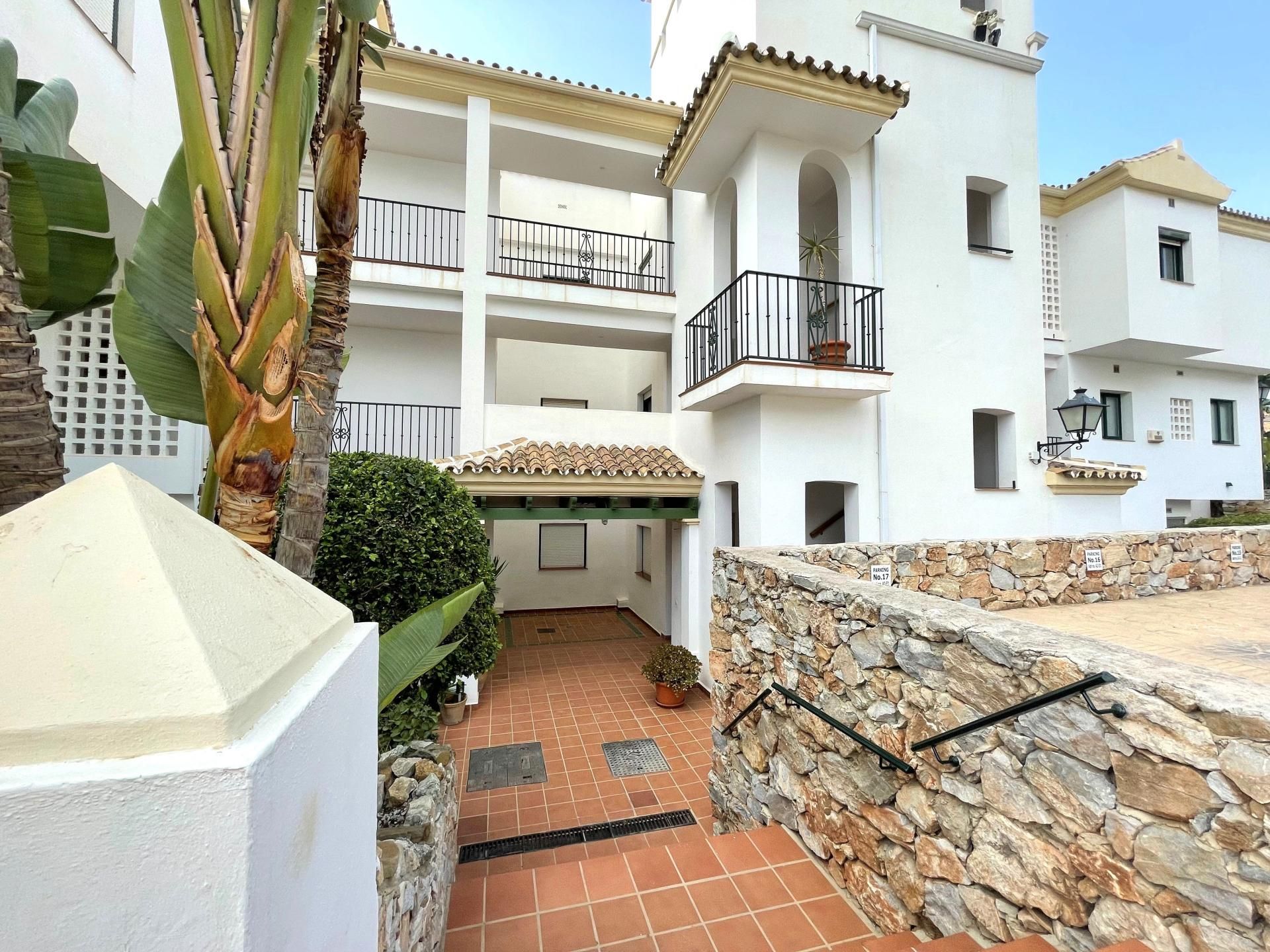 Condominium in Alhaurín el Grande, Andalucía 11169025