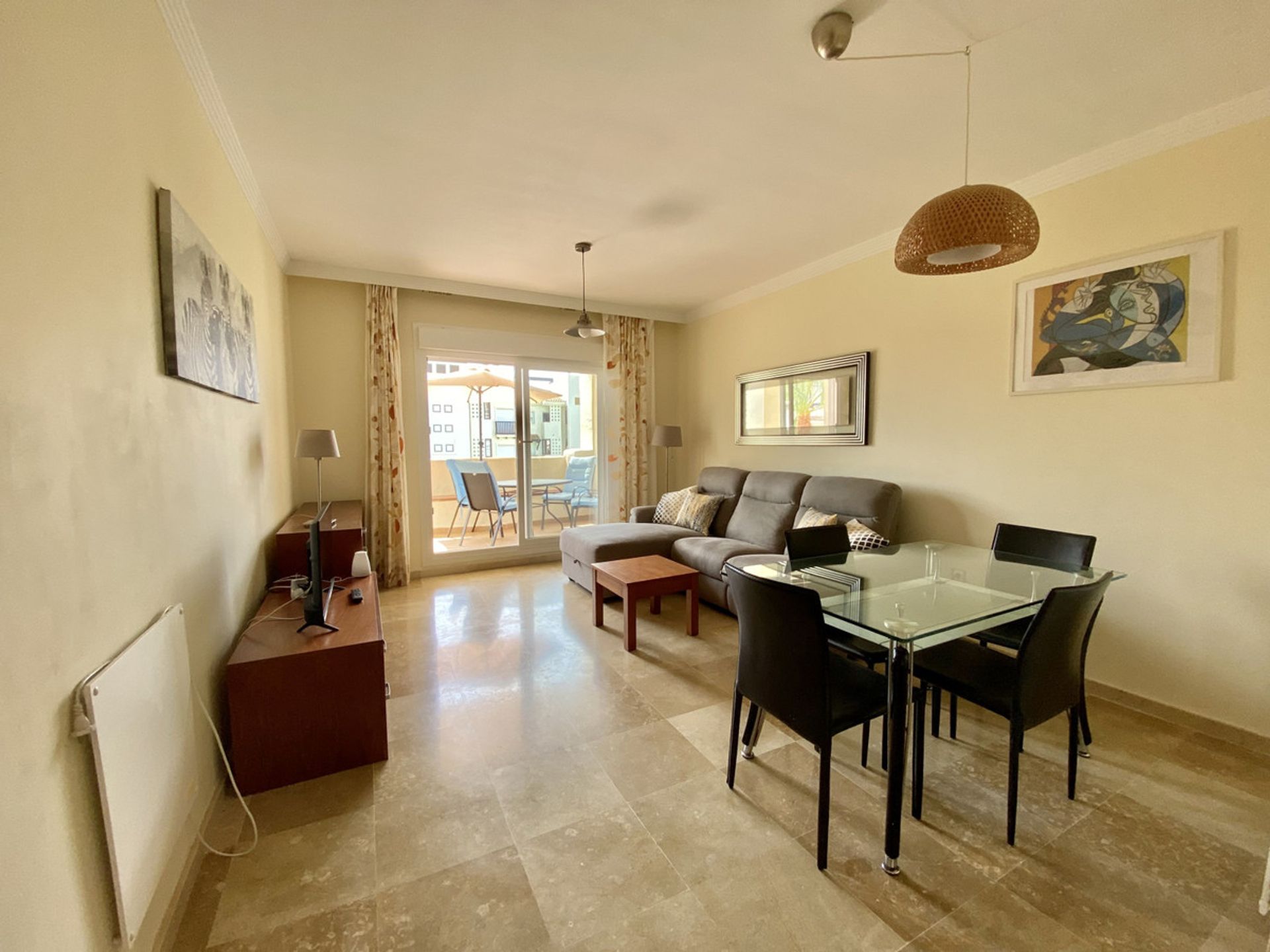 Condominium in La Duquesa, Andalucía 11169421