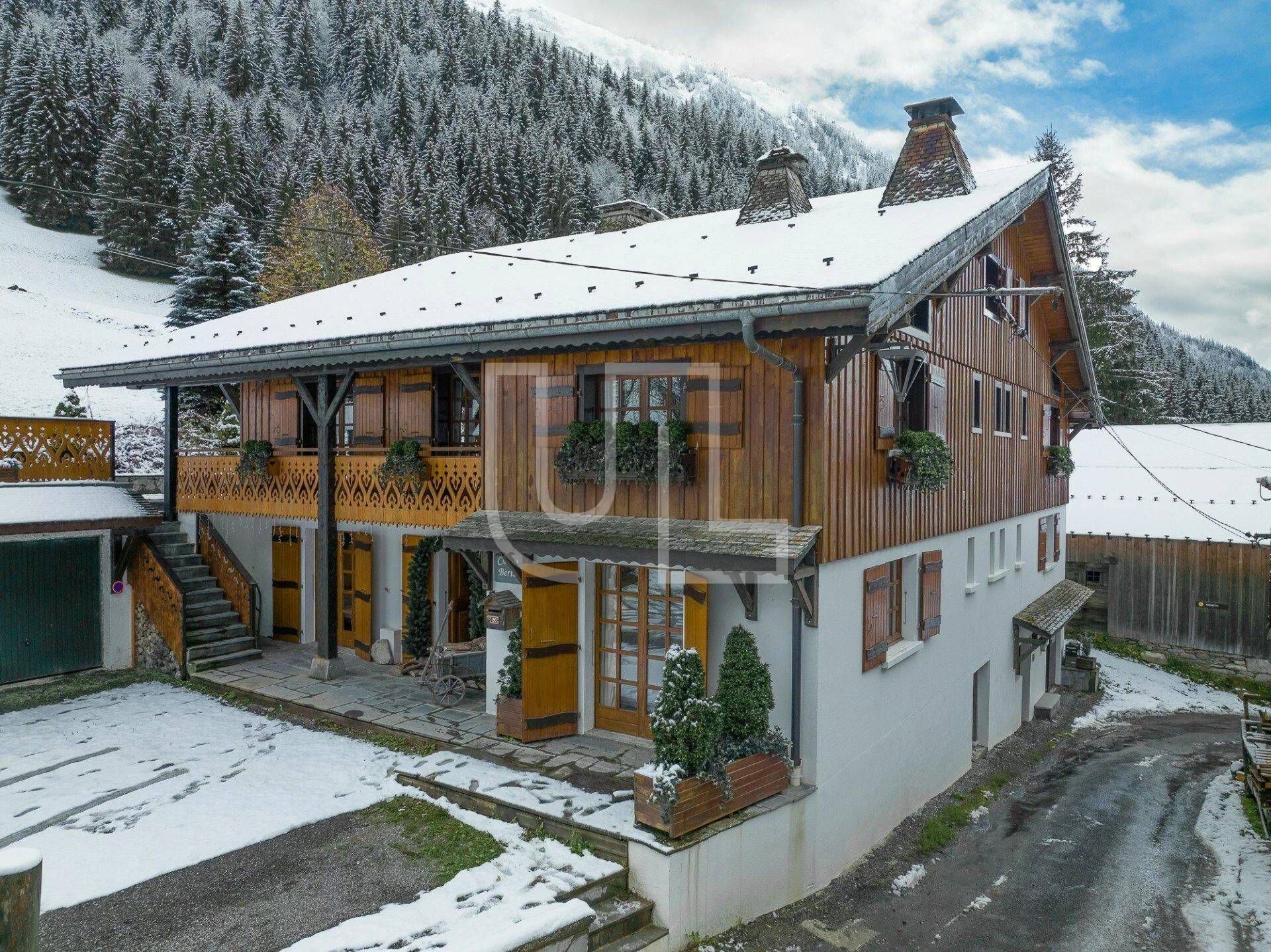 Hus i Morzine, Auvergne-Rhône-Alpes 11171999