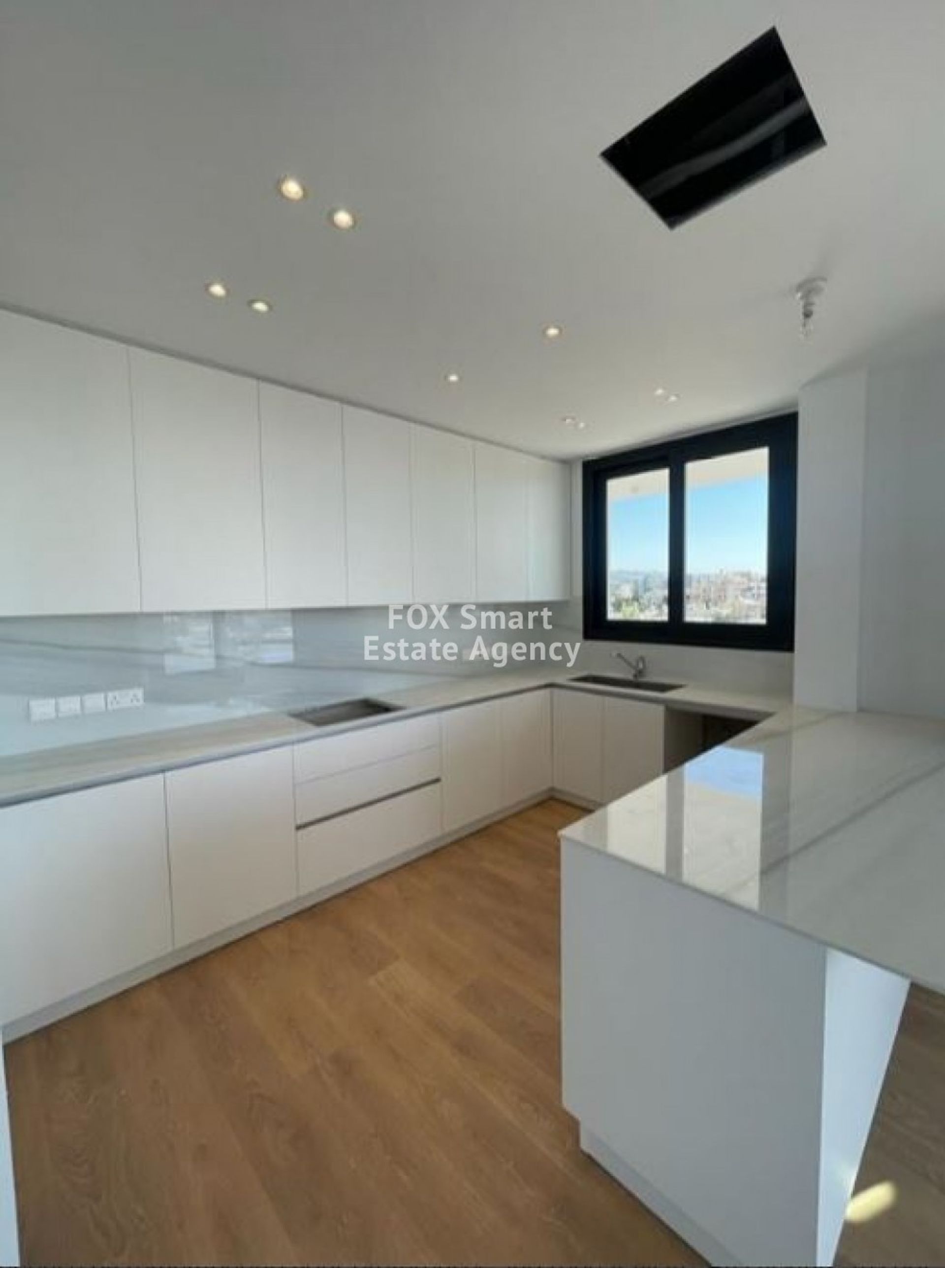 Condominium in Limassol, Limassol 11172346