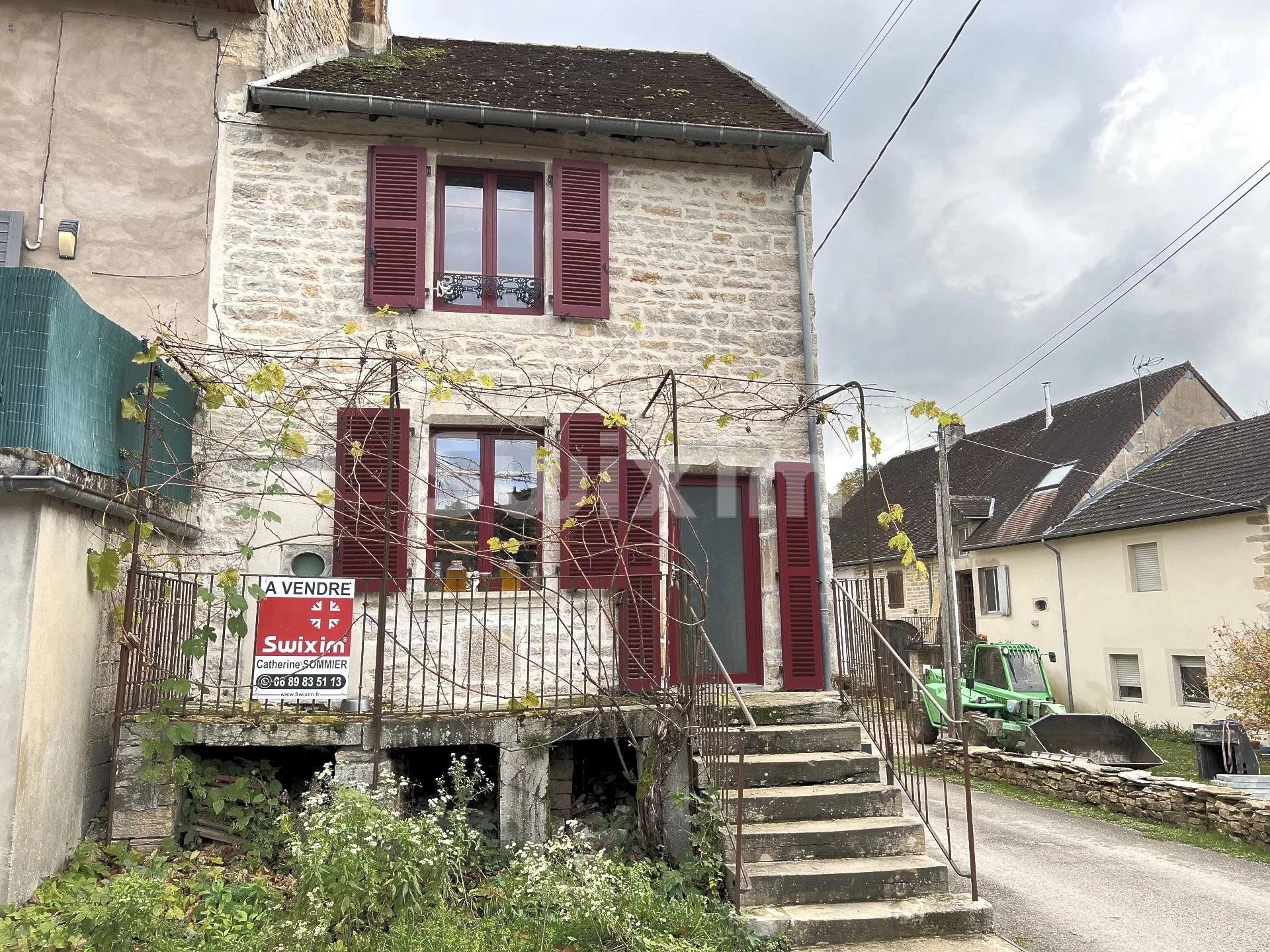 بيت في Lons-le-Saunier, Jura 11172651