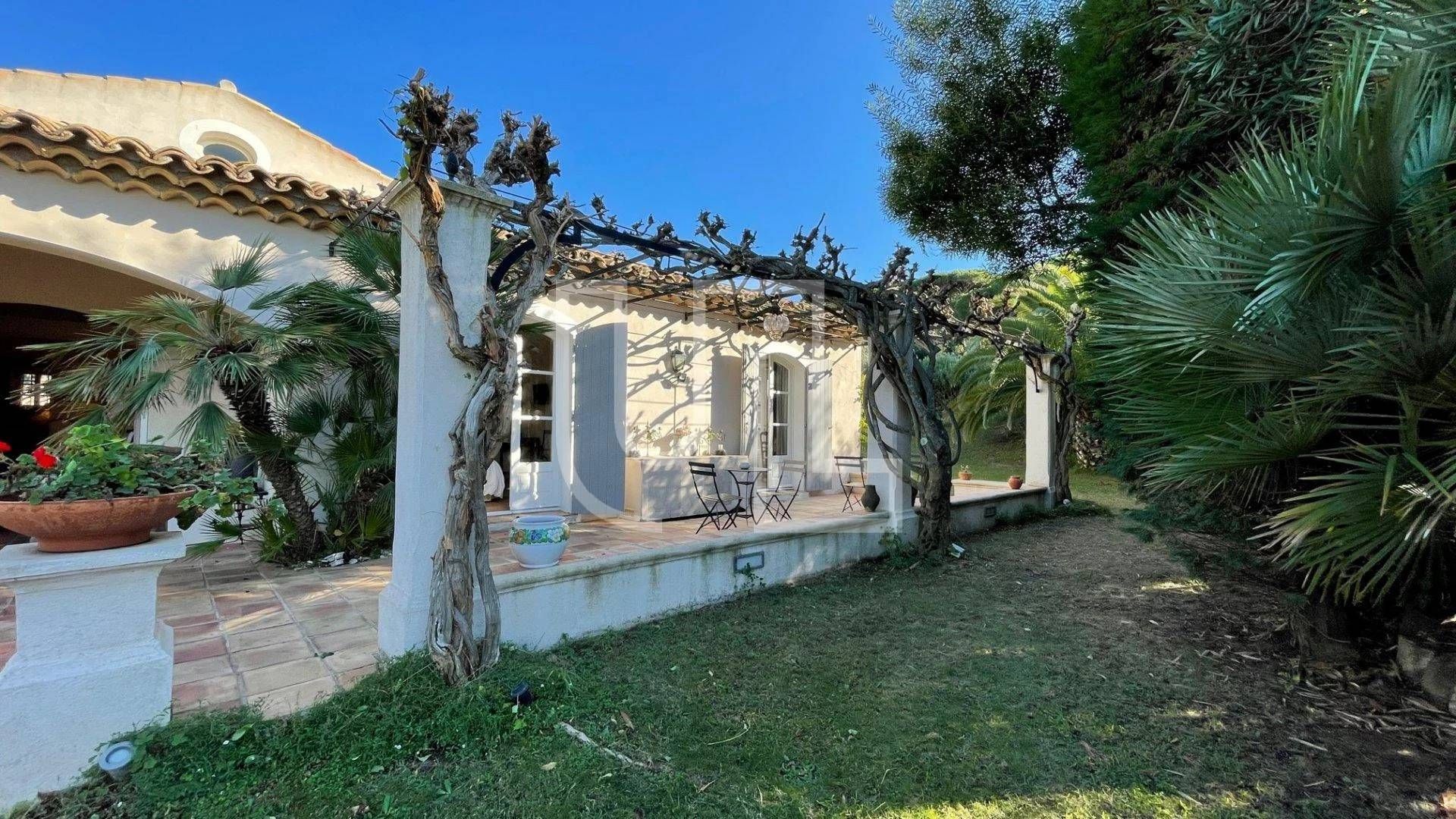 Hus i Saint-Tropez, Provence-Alpes-Côte d'Azur 11172921