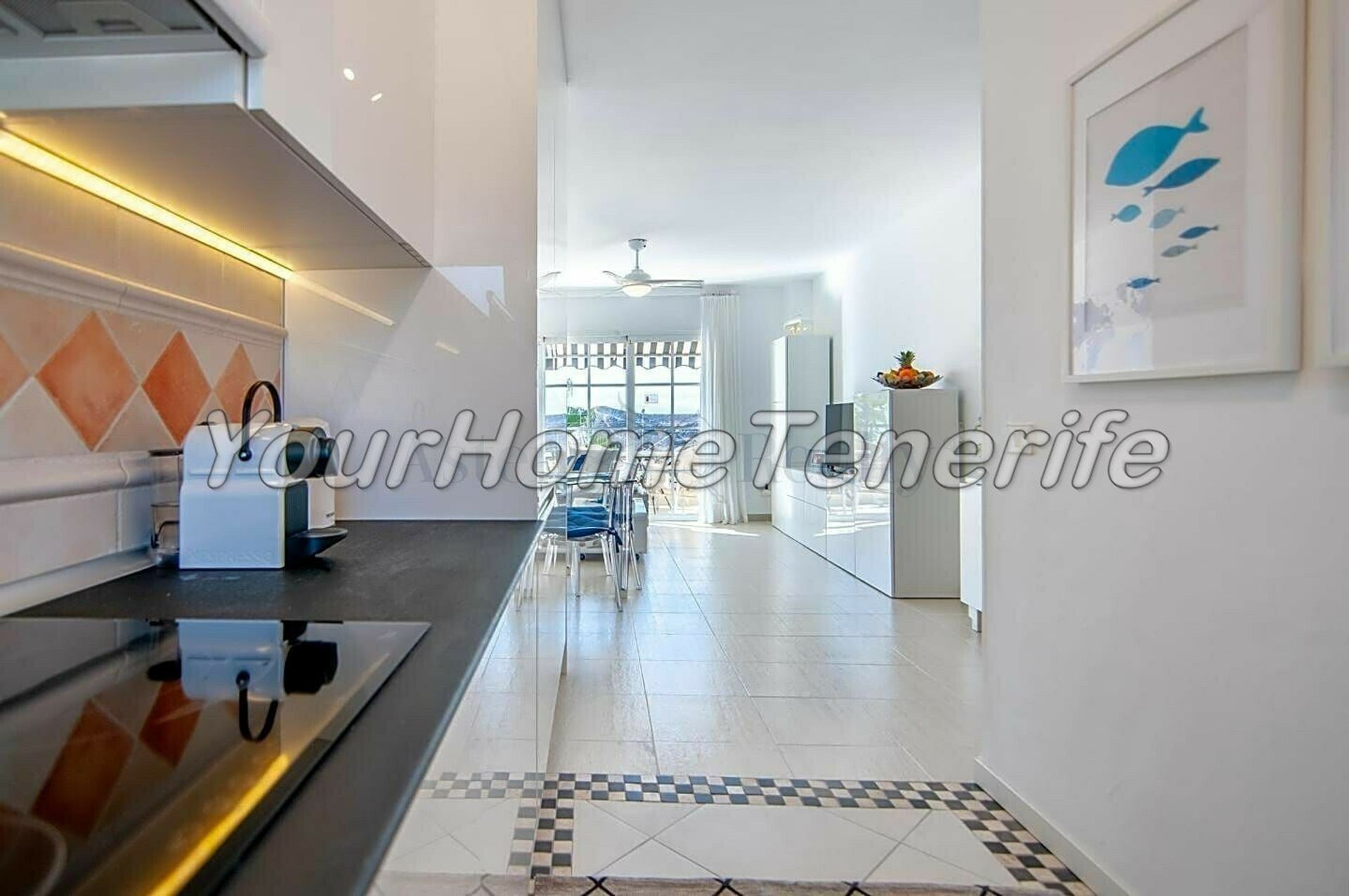 Condominium in Arona, Canarias 11172943