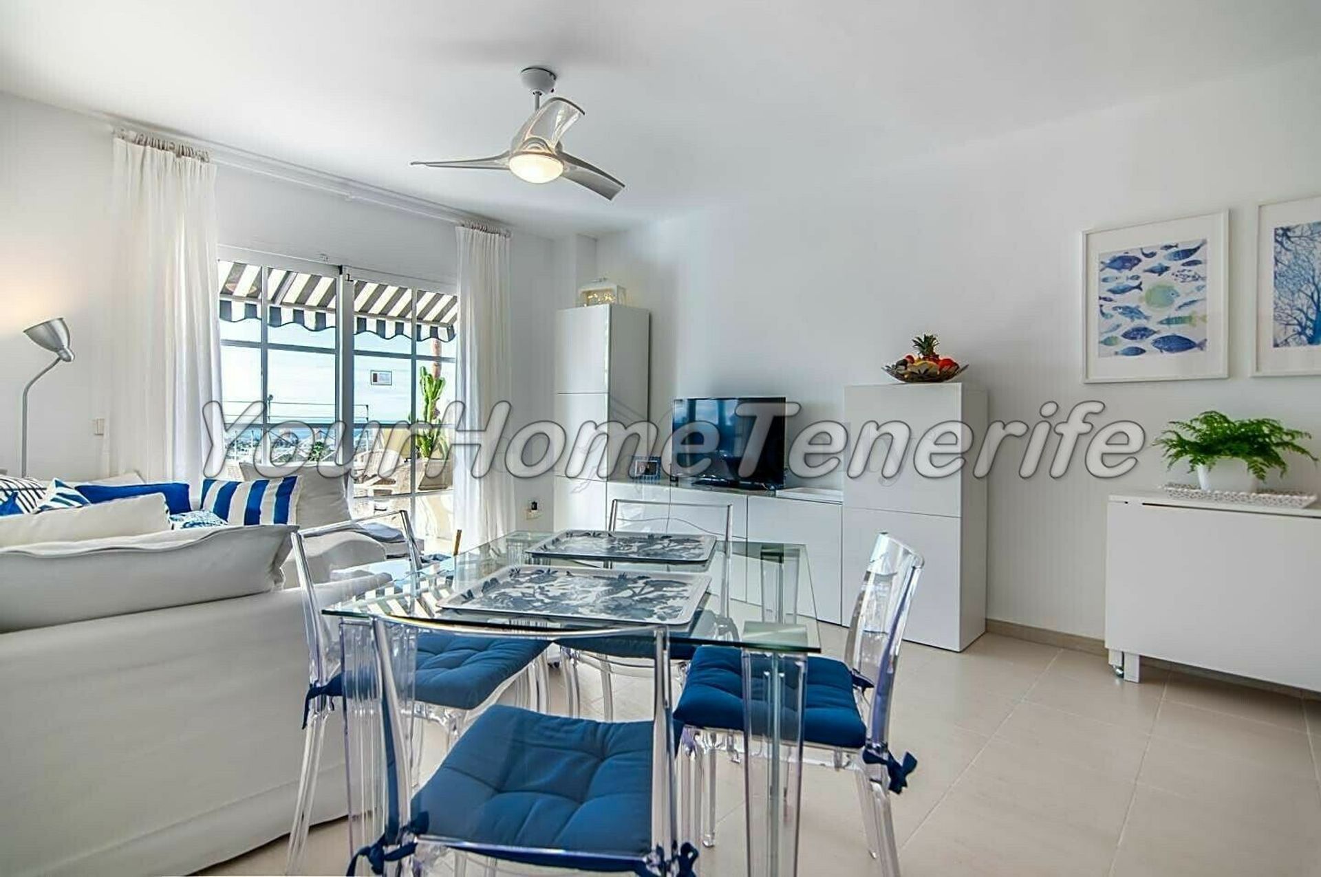 Condominium in Arona, Canarias 11172943