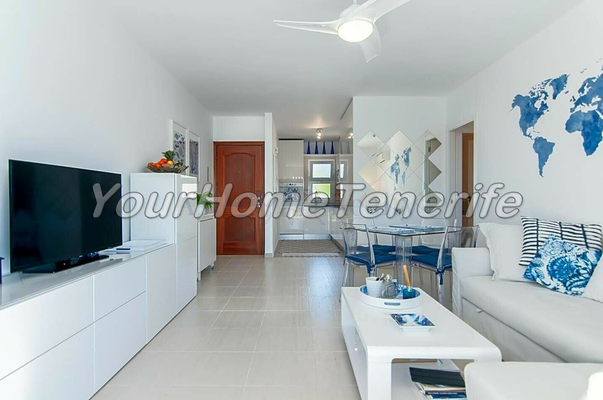 Condominium in Arona, Canarias 11172943