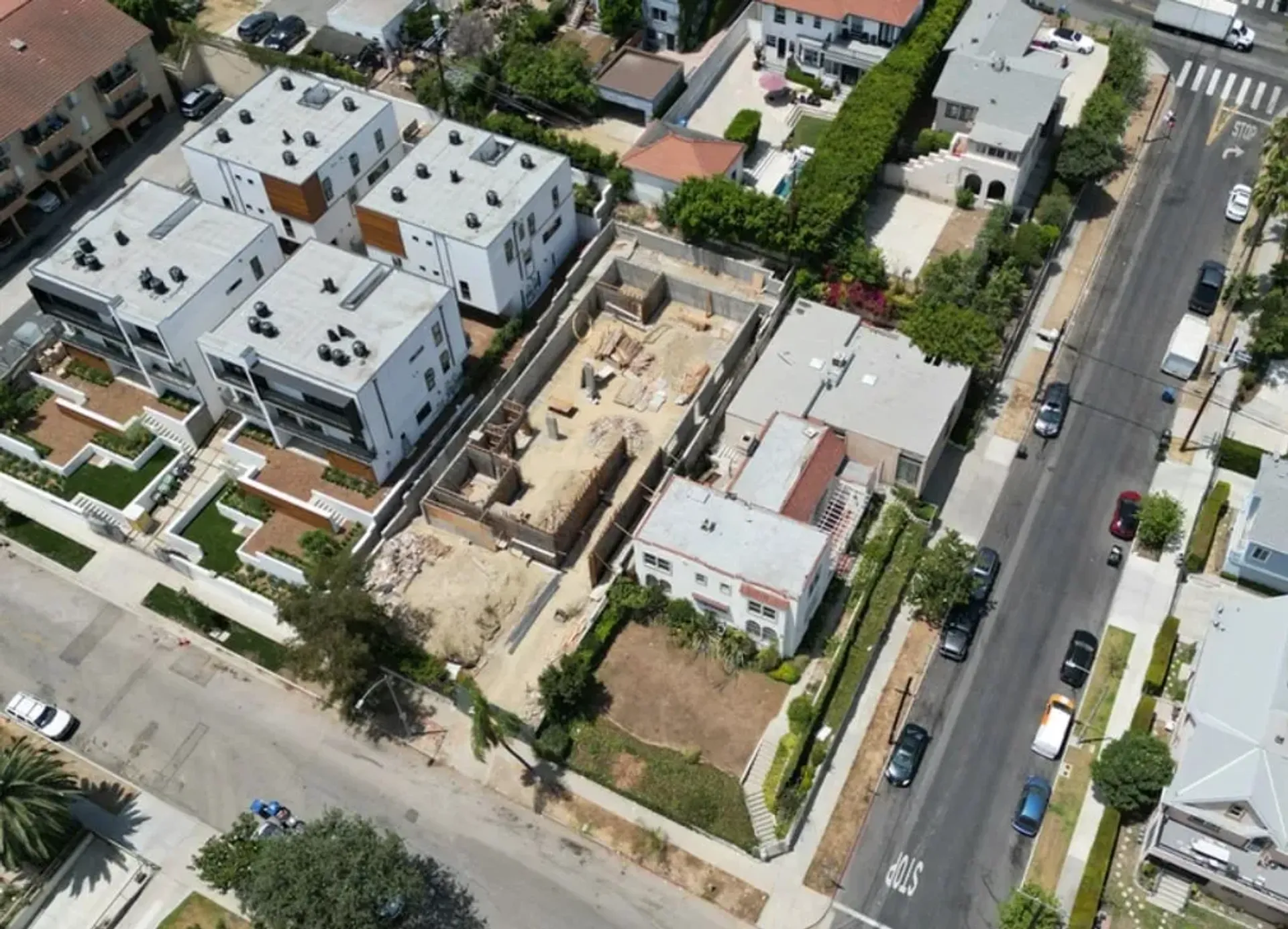 Condominio nel Parklabrea, 4454 Clinton Street 11173369