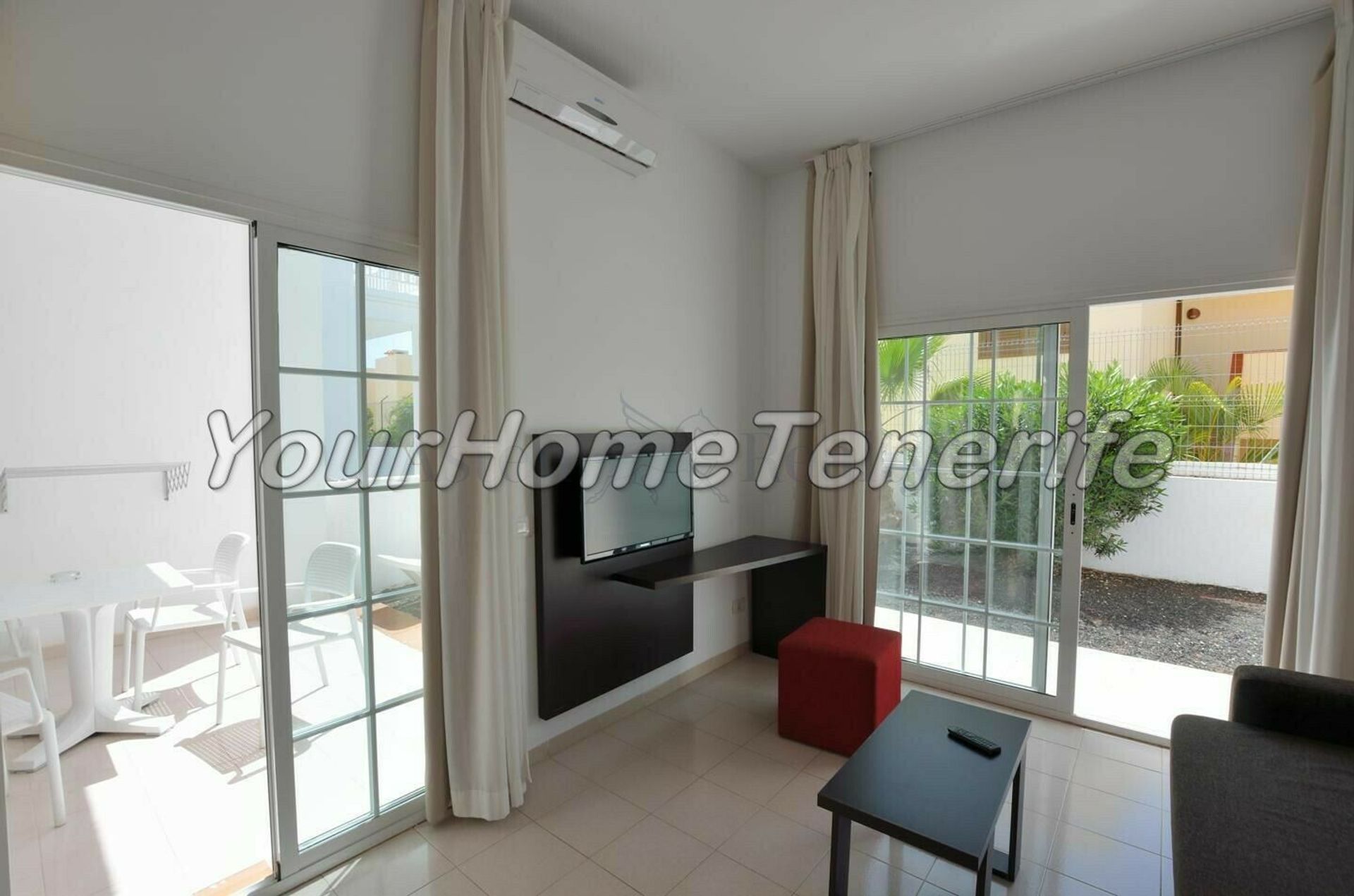 Condominium in Adeje, Canarias 11173550