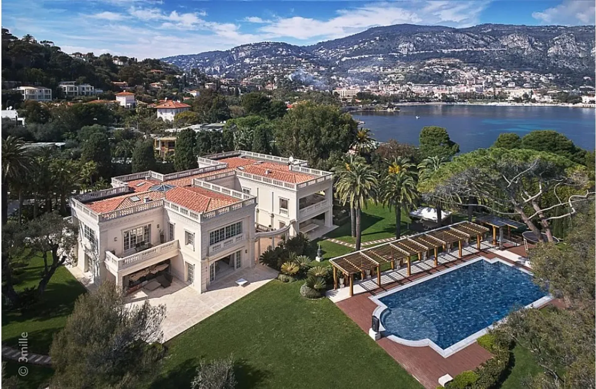 rumah dalam Beausoleil, Provence-Alpes-Côte d'Azur 11174272