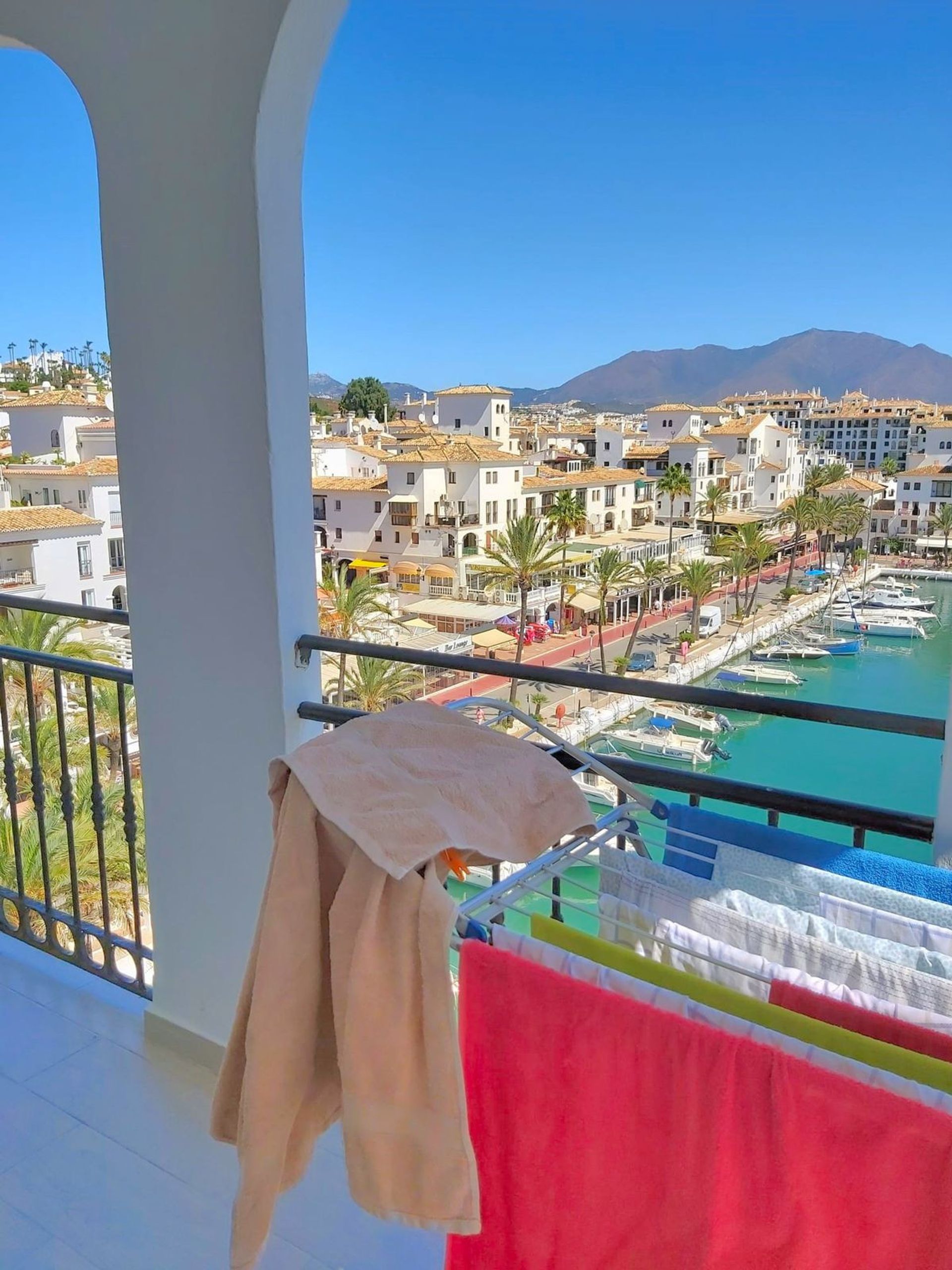 Condominium dans Puerto de la Duquesa, Andalusia 11174463