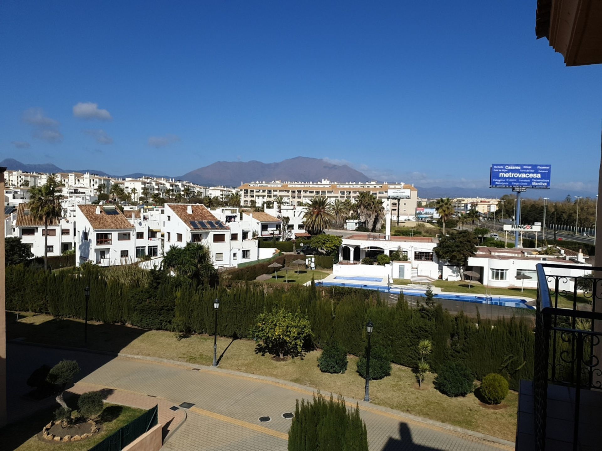 Condominium in Puerto de la Duquesa, Andalusia 11174486