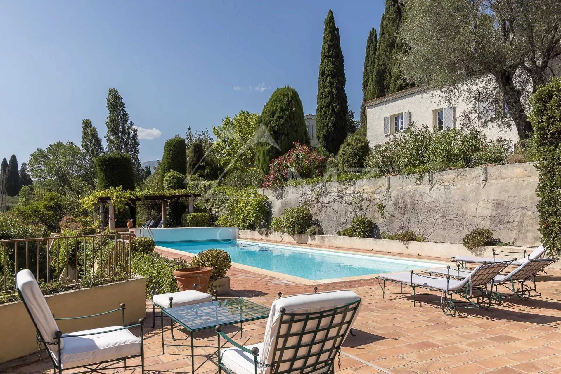 Huis in Grasse, Provence-Alpes-Côte d'Azur 11175436