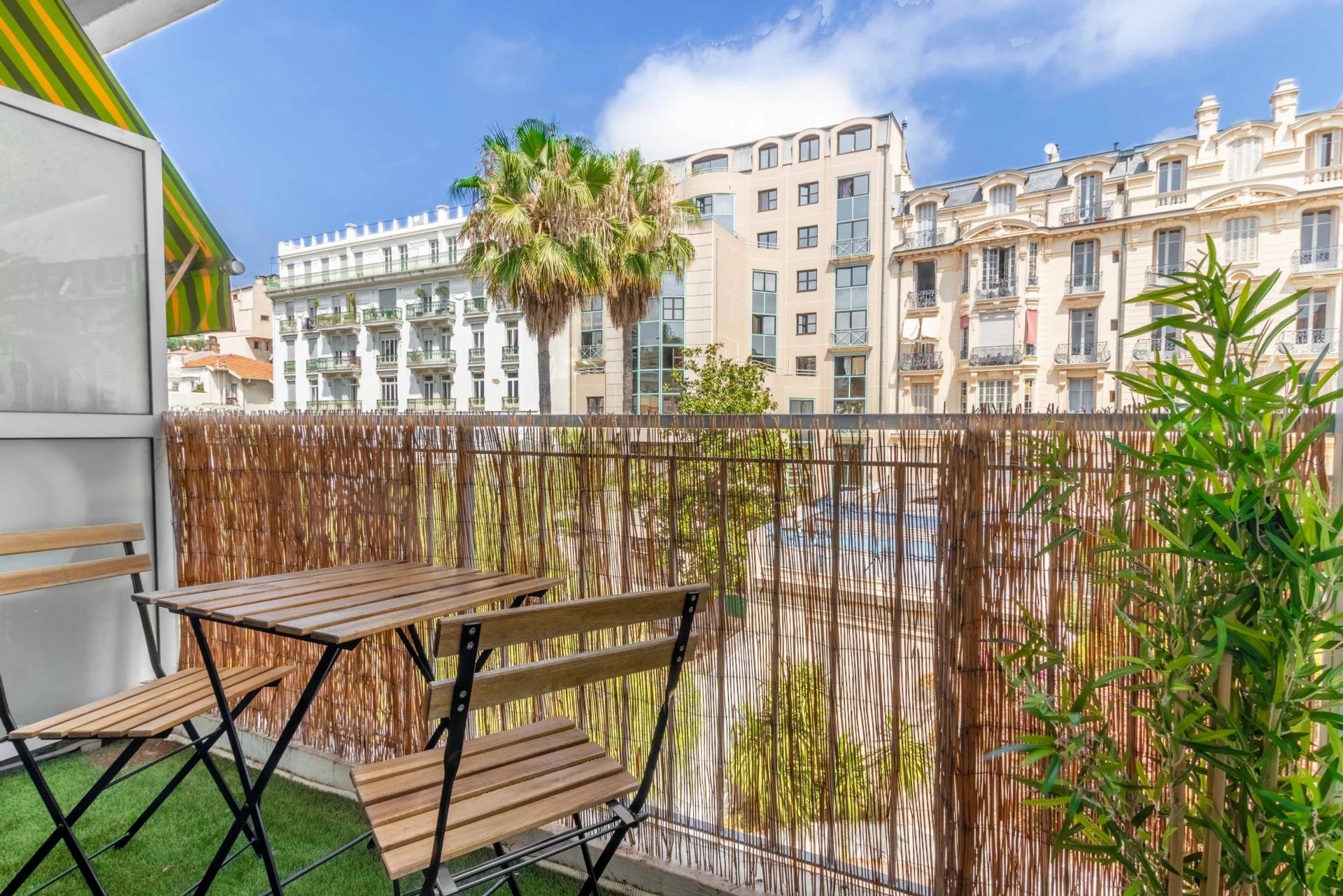 Condominium dans Bon, Provence-Alpes-Côte d'Azur 11175455