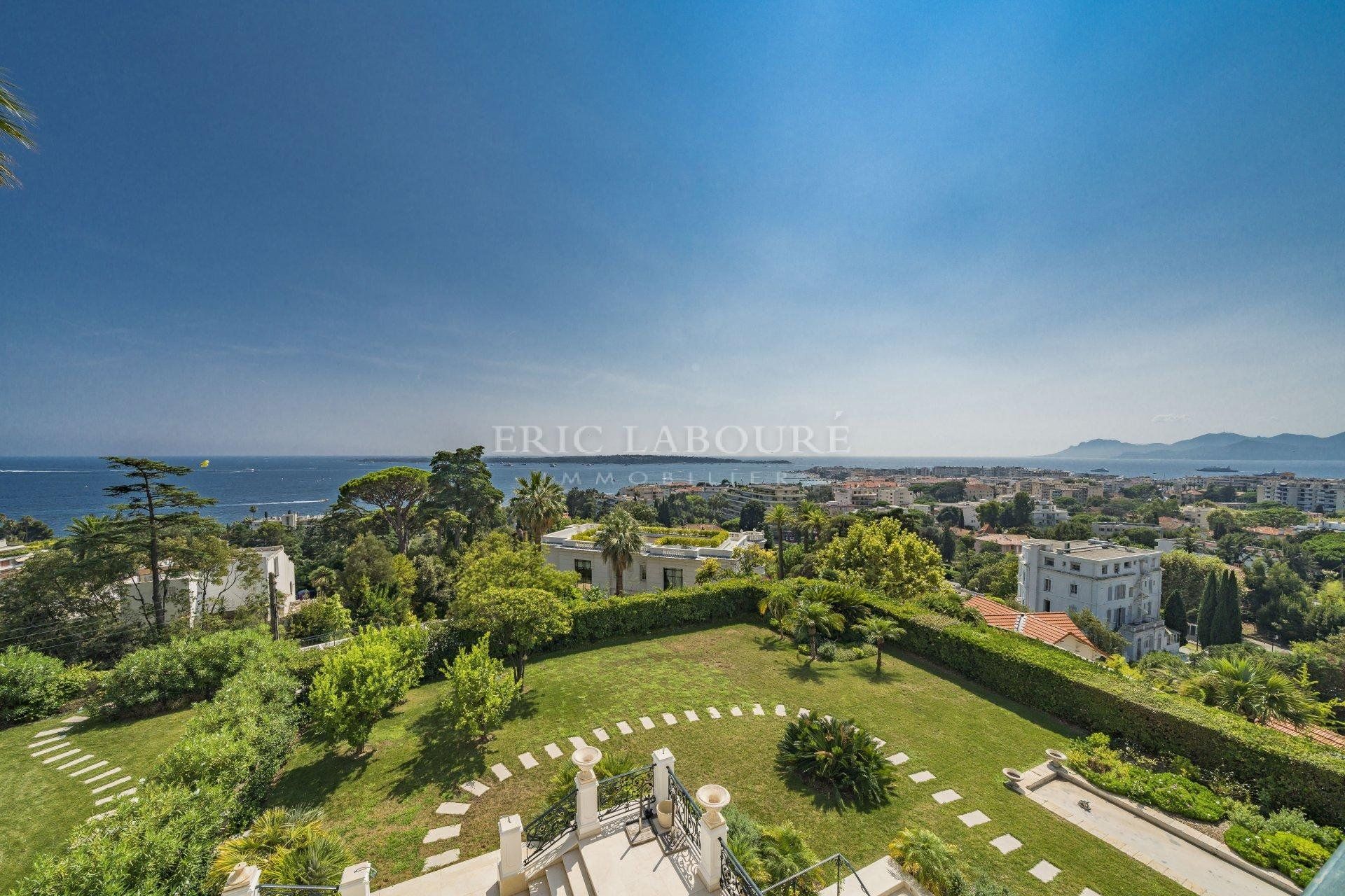 Eigentumswohnung im Vallauris, Provence-Alpes-Côte d'Azur 11175457