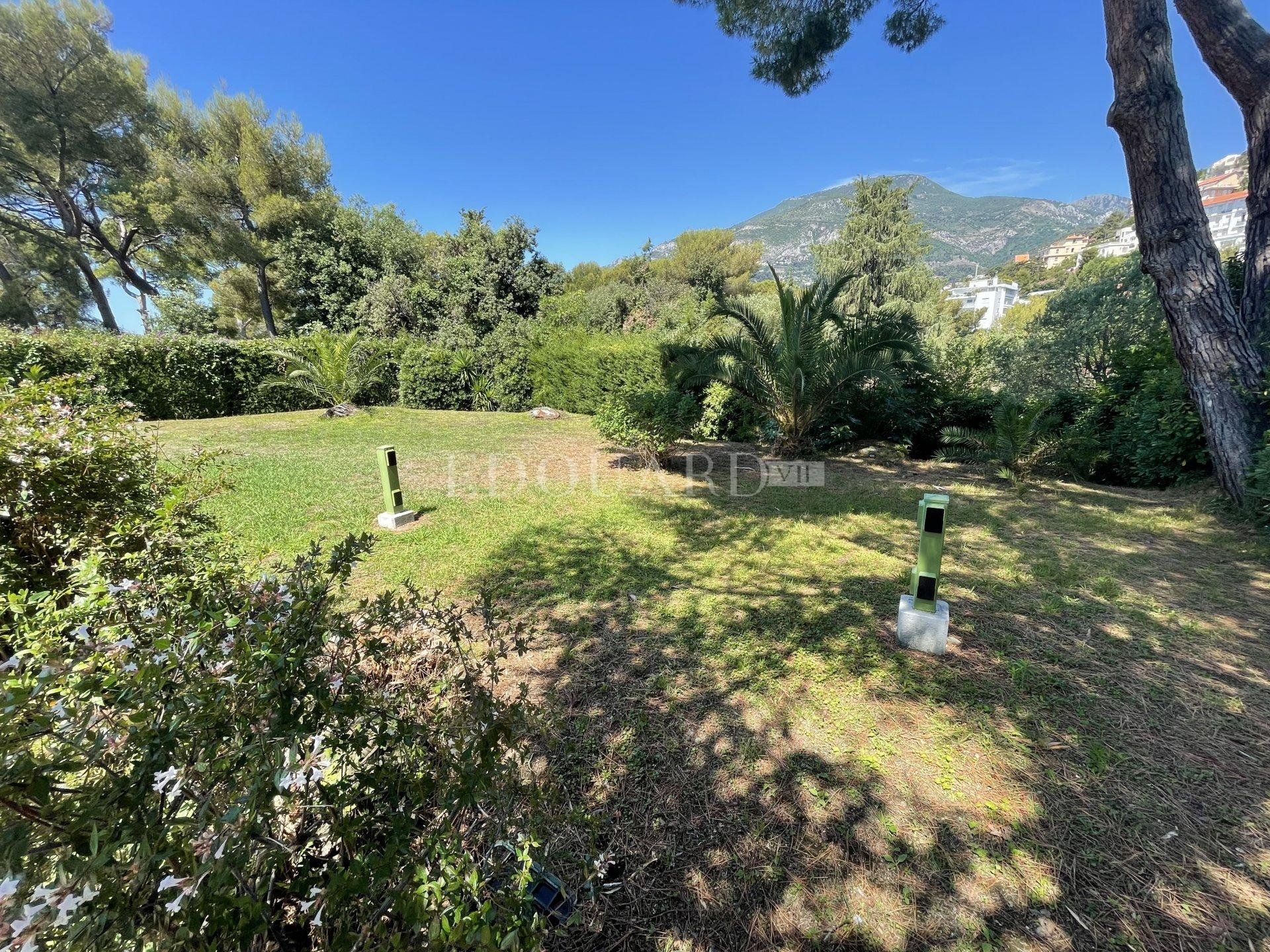 Condominio en Roquebrune-Cap-Martin, Provence-Alpes-Côte d'Azur 11176131