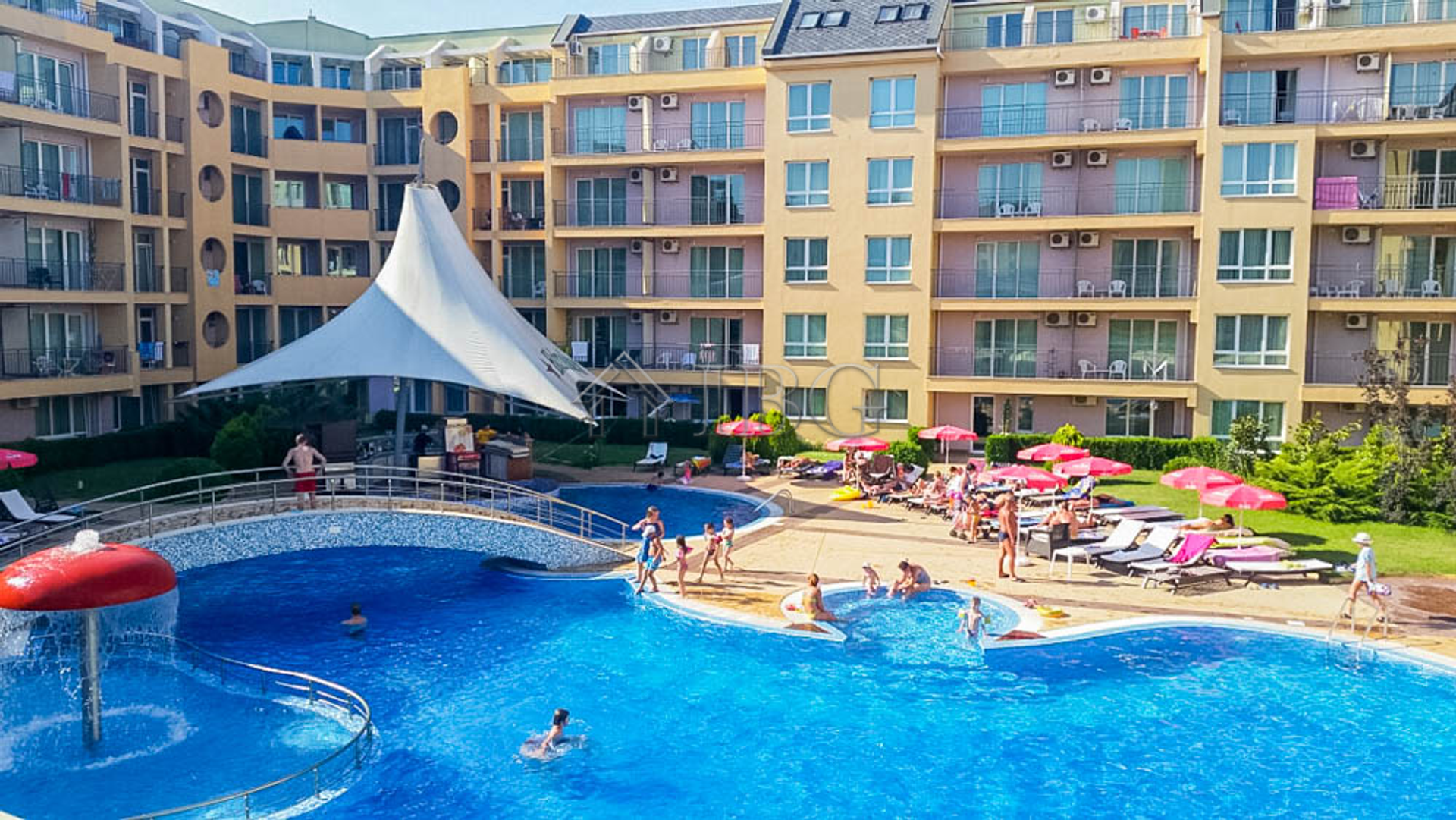 Condominio en Nesebar, Burgas 11176282