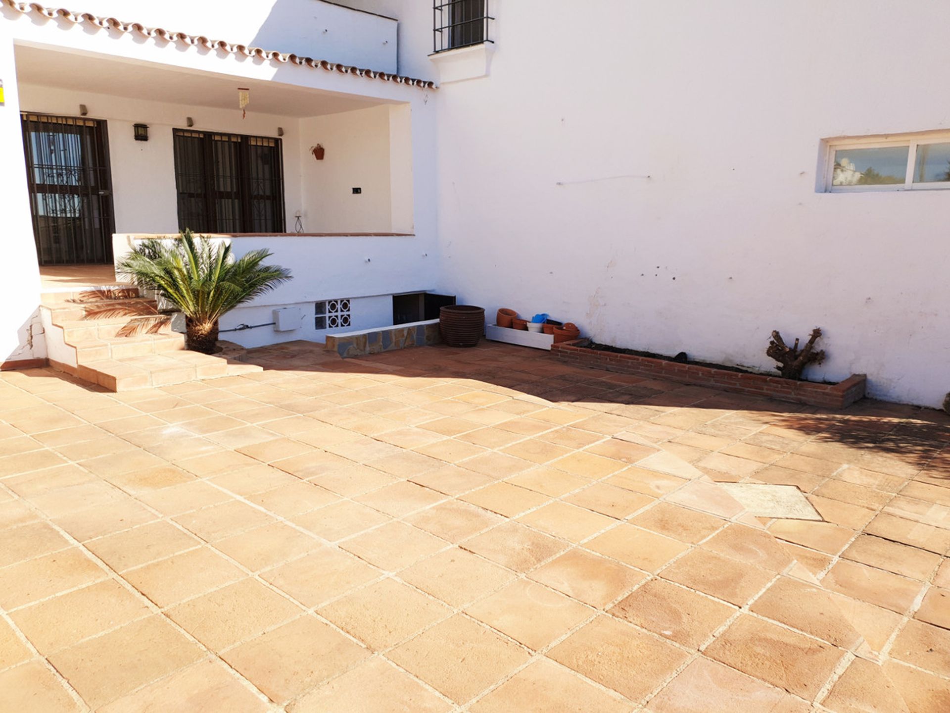 House in Puerto de la Duquesa, Andalusia 11176310