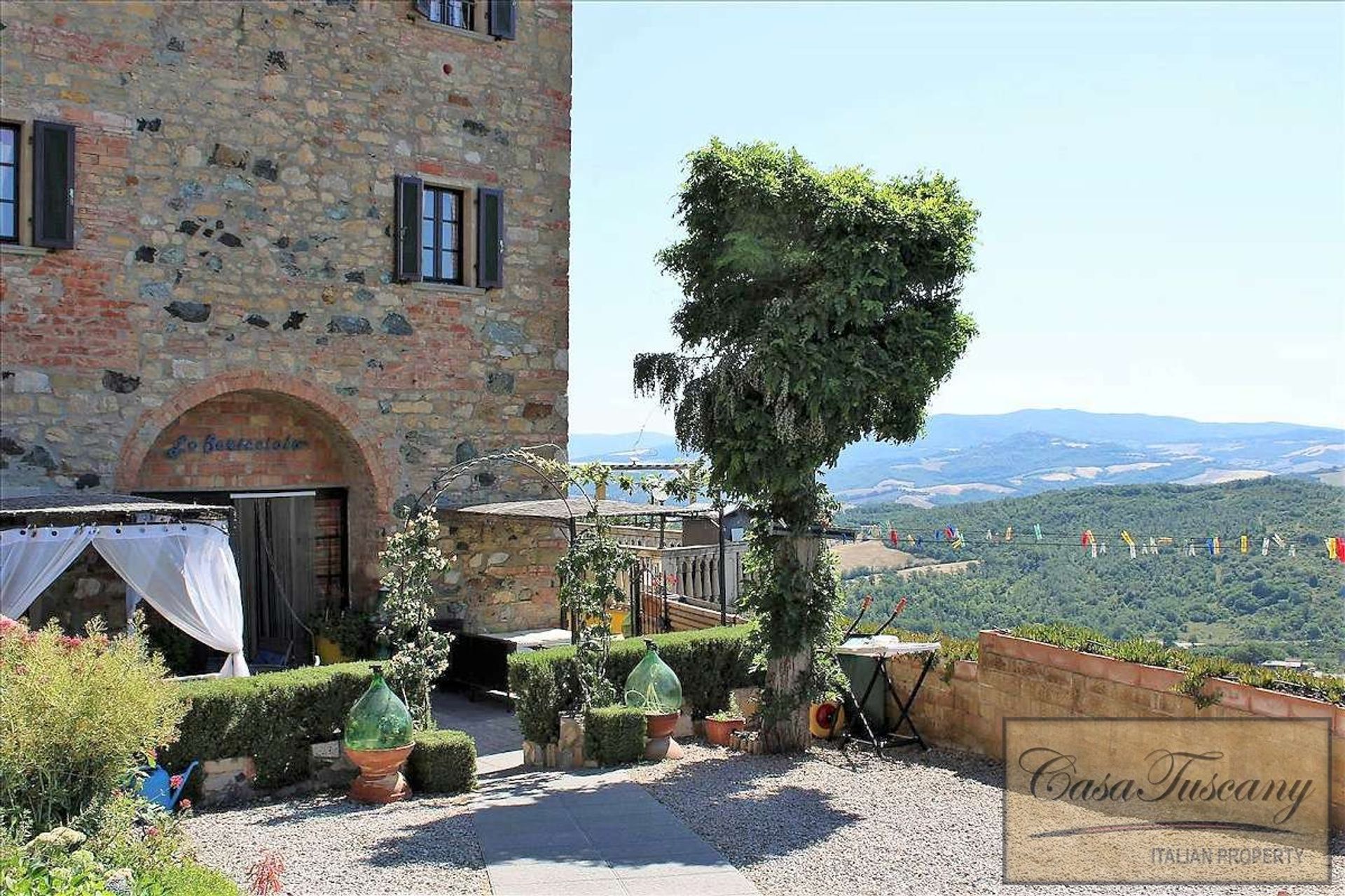 Teollinen sisään Castelnuovo di Val di Cecina, Tuscany 11176360