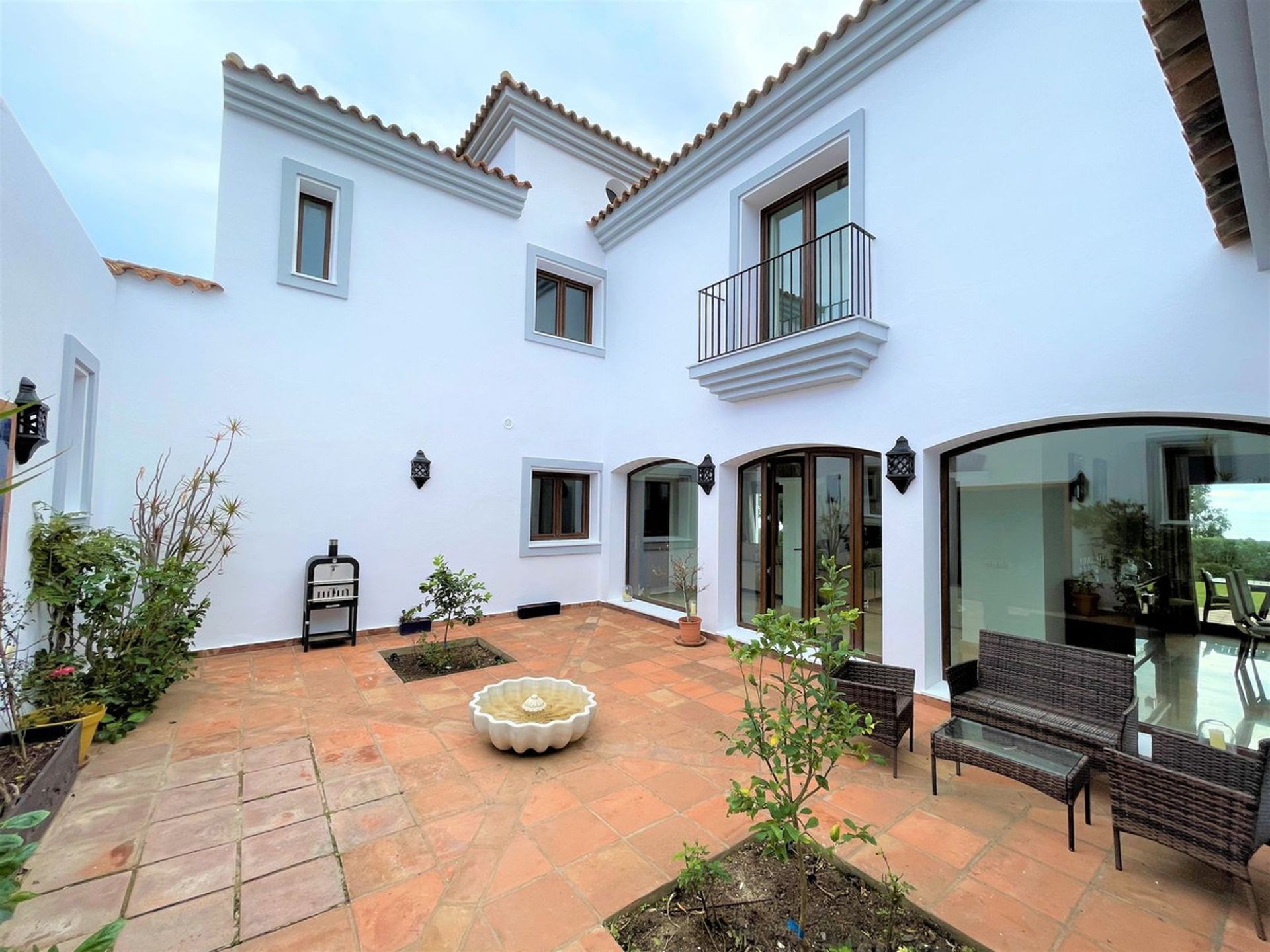 Casa nel Puerto de la Duquesa, Andalusia 11178642