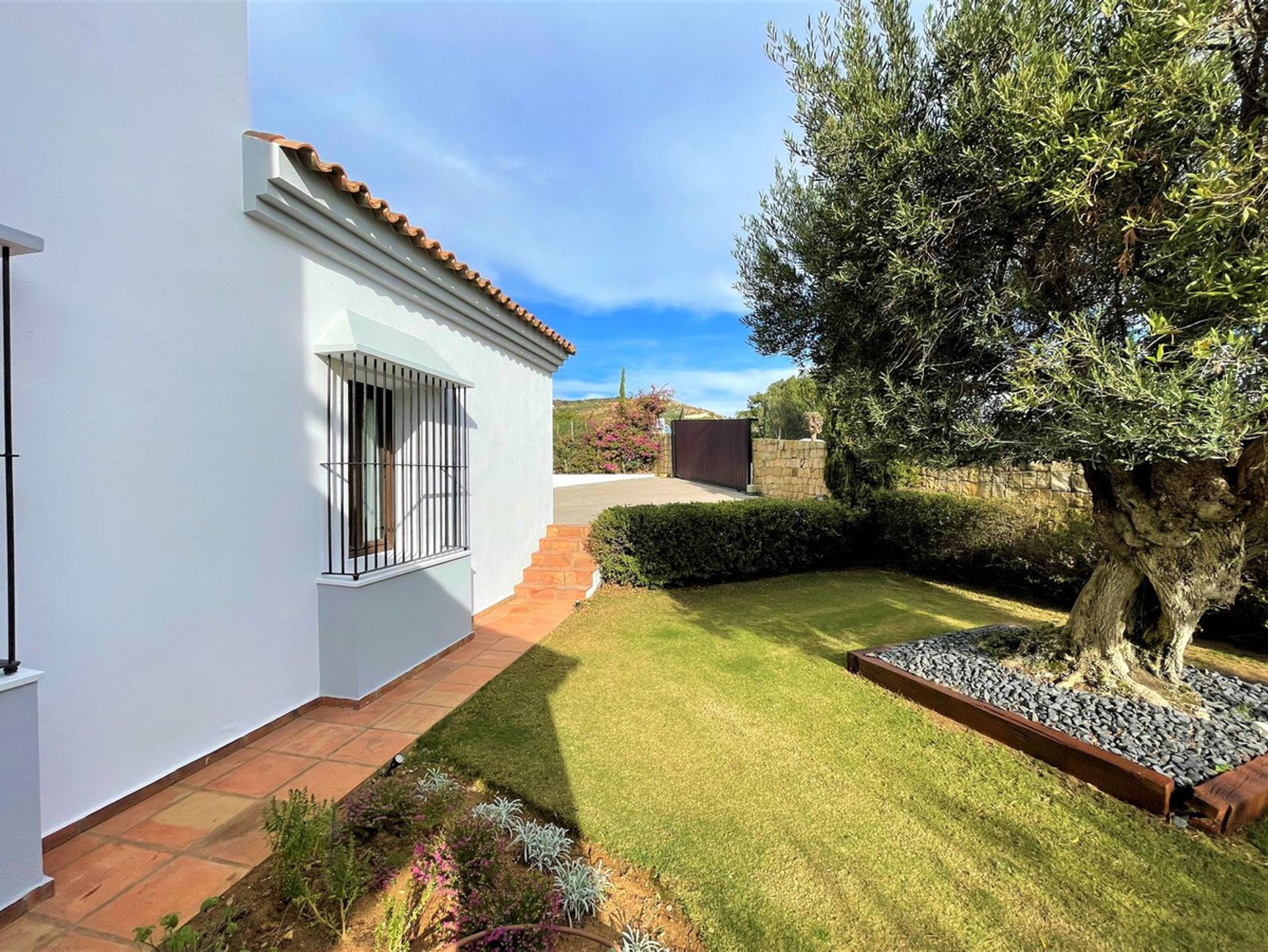 Casa nel Puerto de la Duquesa, Andalusia 11178642