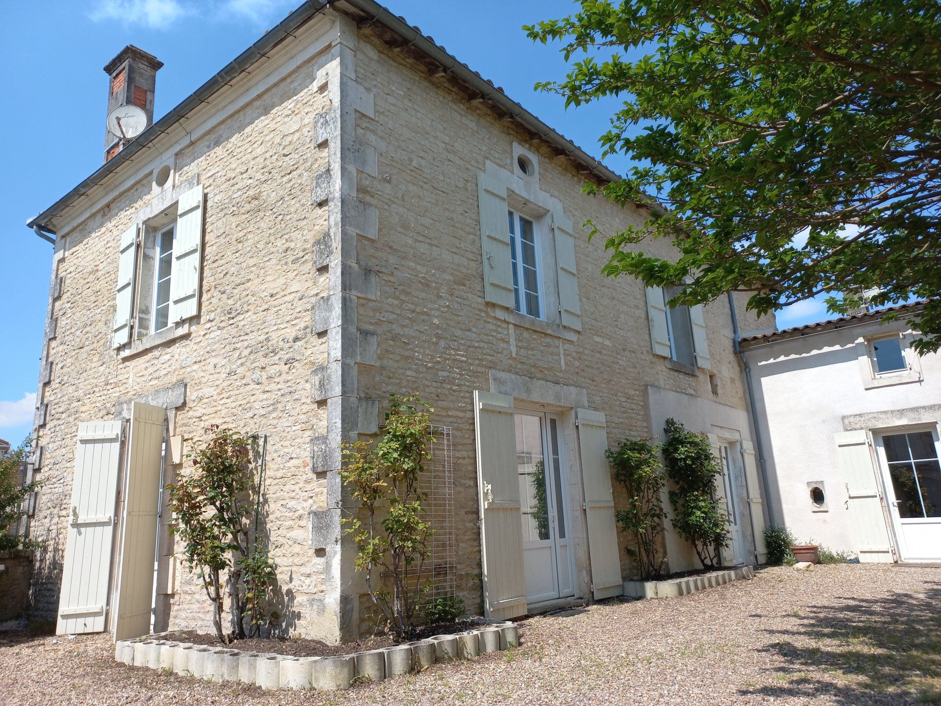 Condominium in La Celle-sous-Gouzon, Nouvelle-Aquitaine 11178874