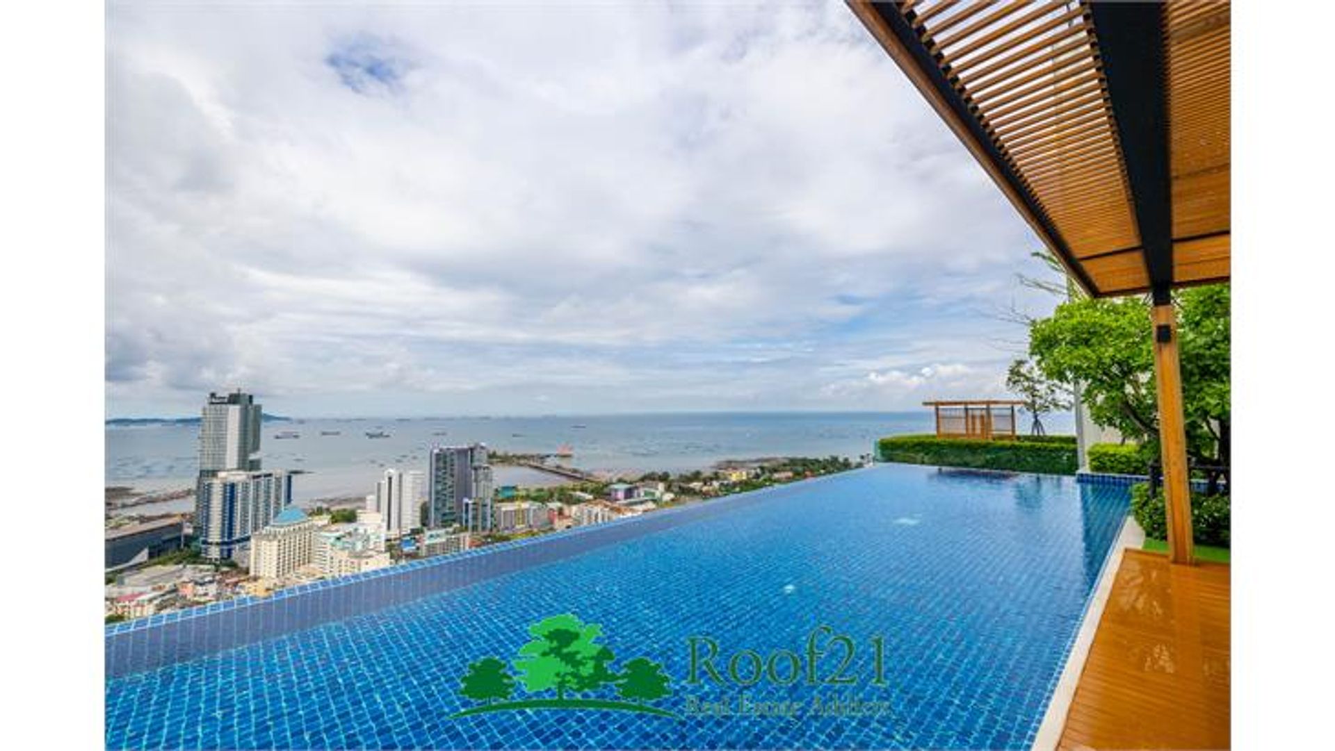 Condominium in Ban Fang Daeng, Chon Buri 11178932