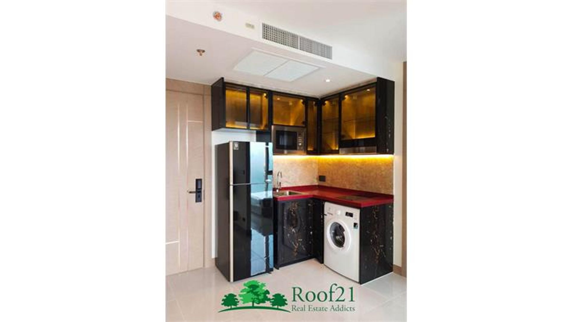 Condominium in Ban Laem Mai Ruak, Chon Buri 11178978