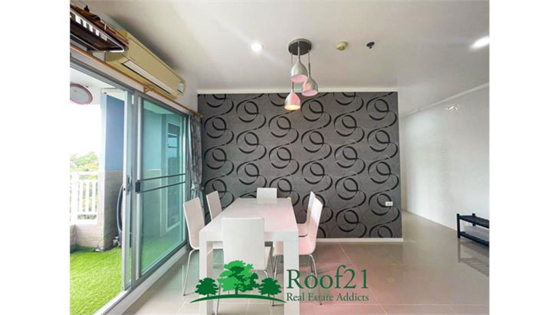 Condominium in Ban Laem Mai Ruak, Chon Buri 11179015