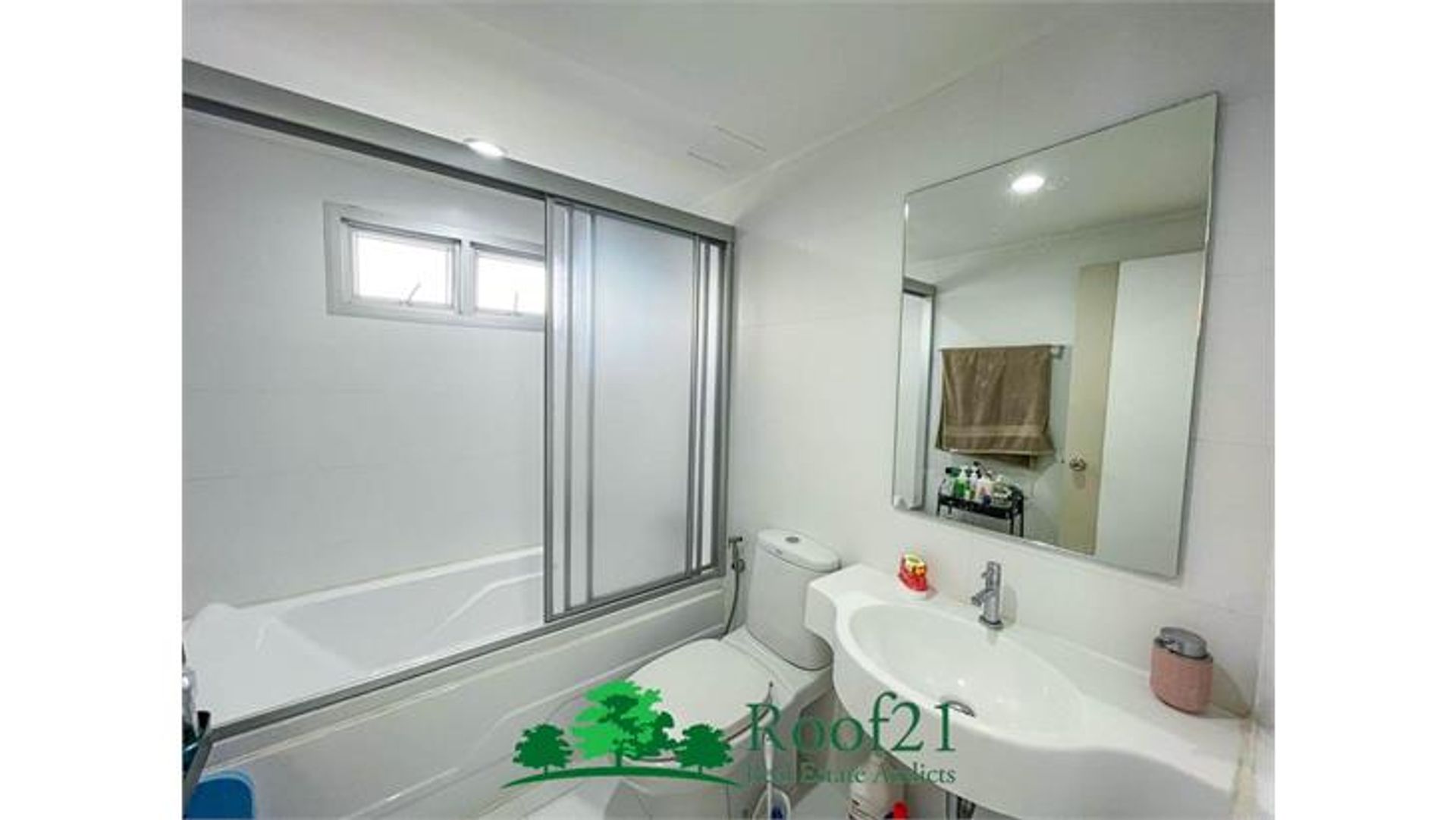 Condominium in Ban Nong Makok, Chon Buri 11179029