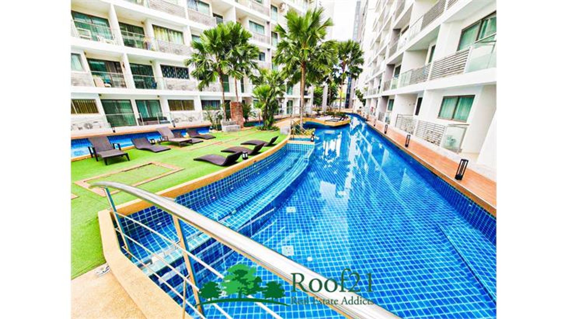 Condominium in Ban Laem Mai Ruak, Chon Buri 11179041